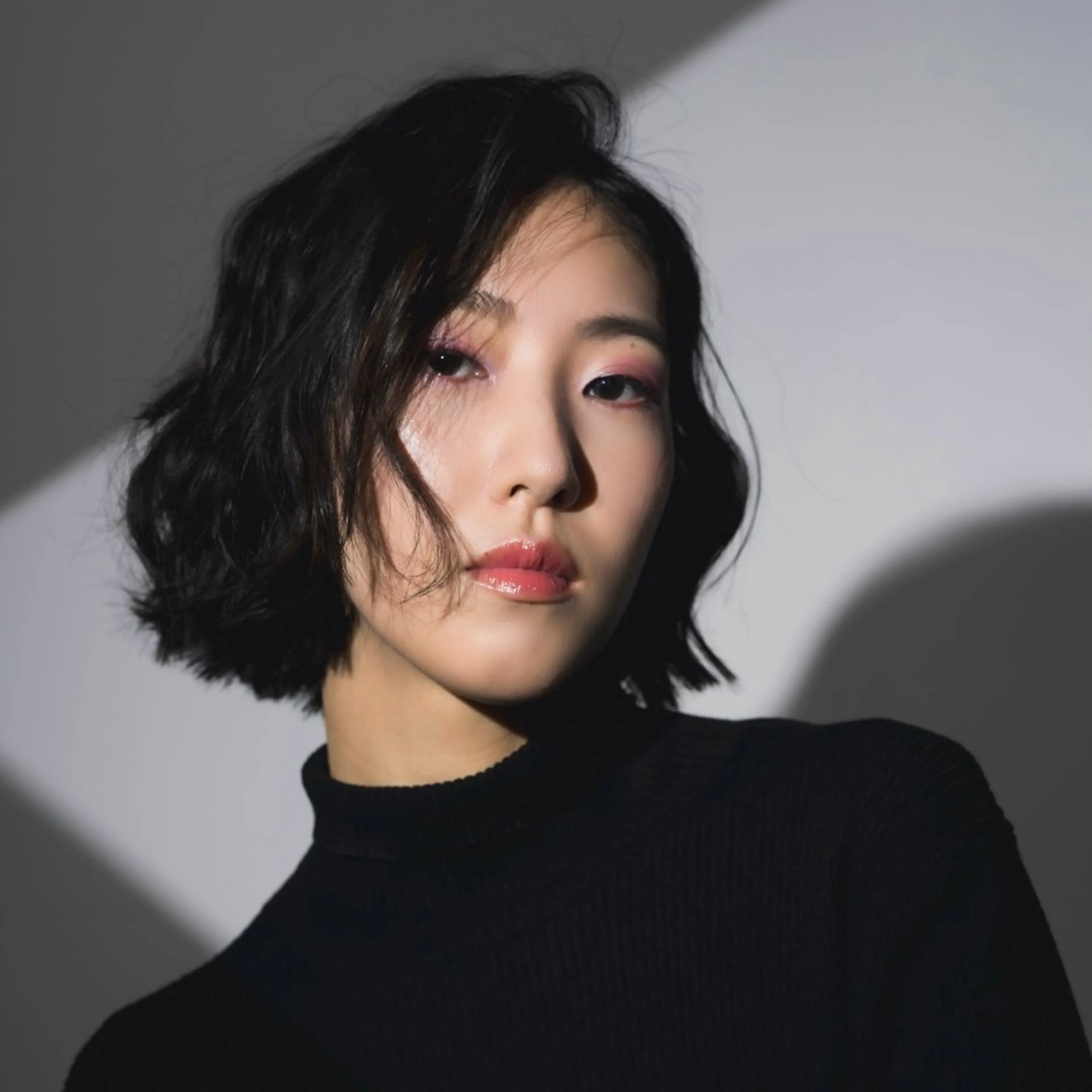 ミディアム 高木 綾のヘアスタイル