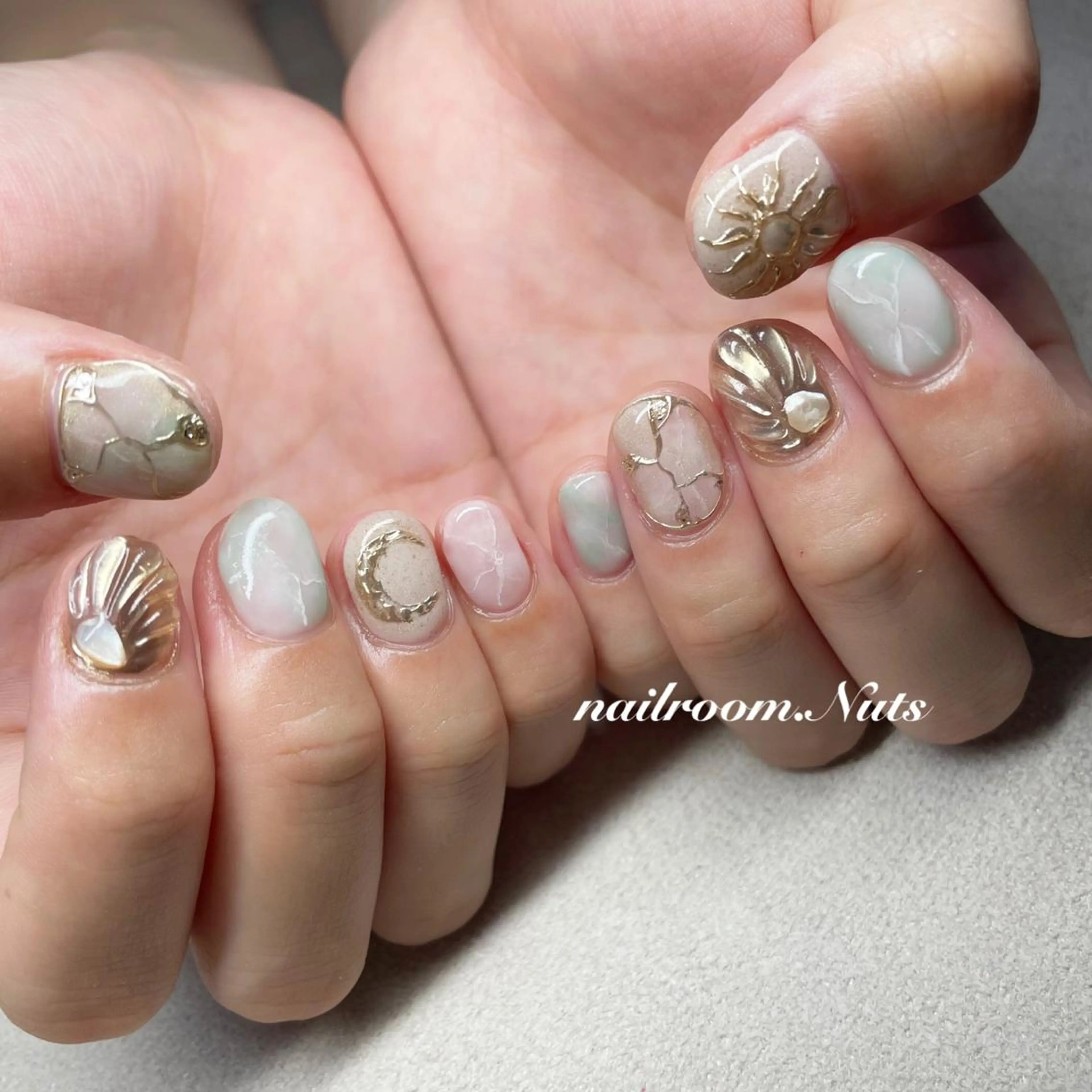 ネイル ハンドネイル nailsalon Nutsのネイルデザイン