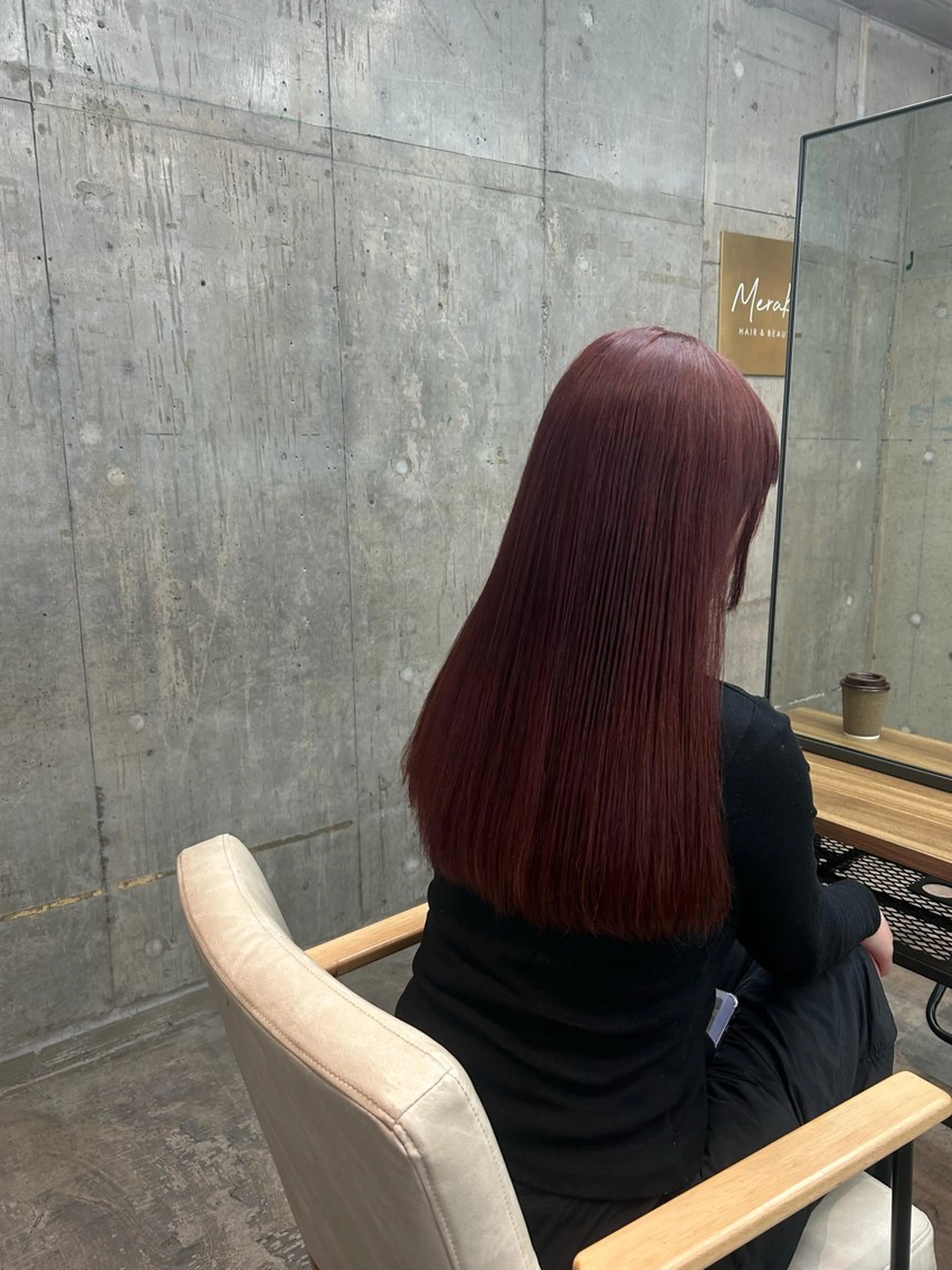 ロング カラー アダチ ヒヨリのヘアスタイル