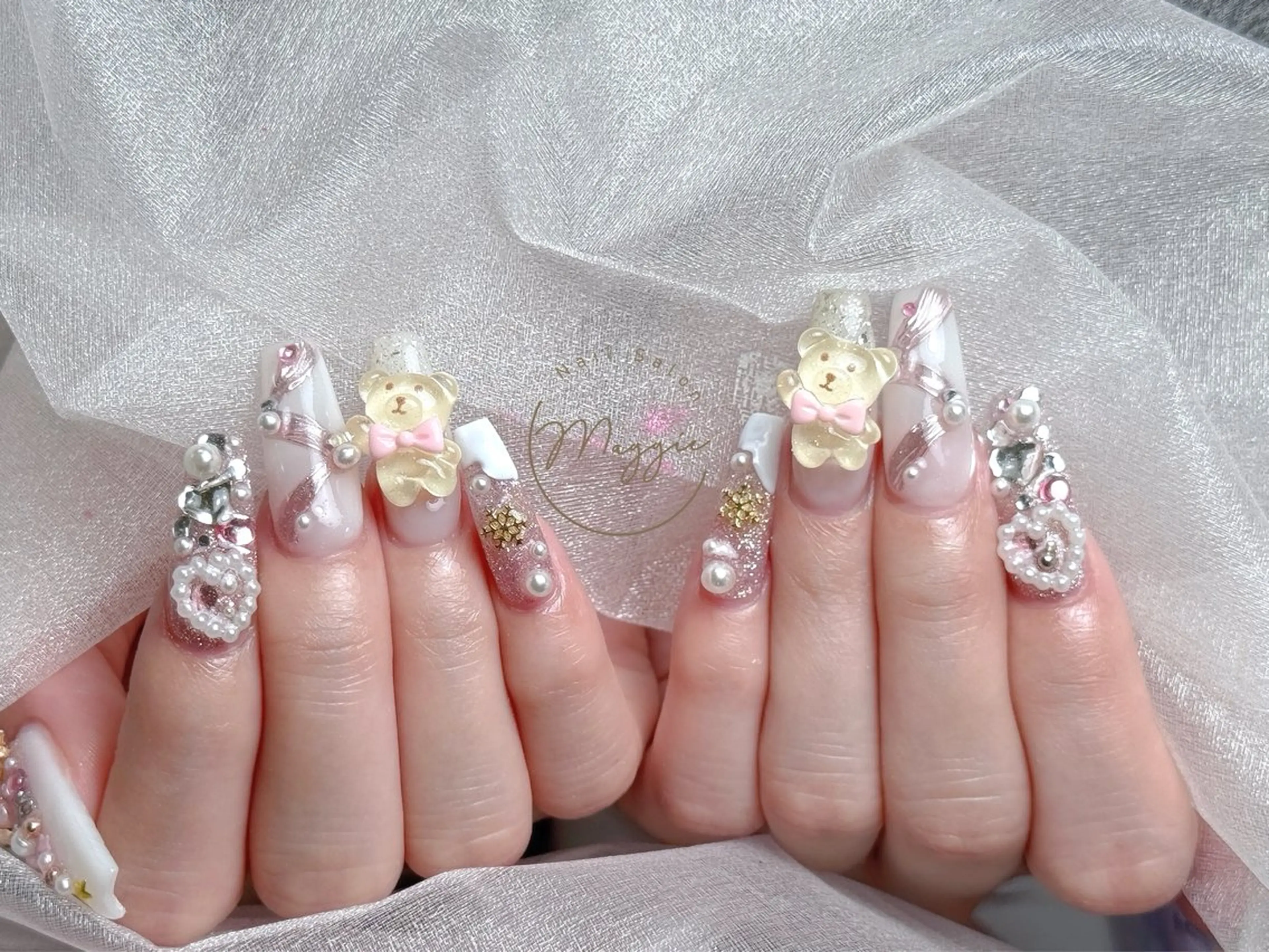 ネイル Maggie Nail🦩のネイルデザイン