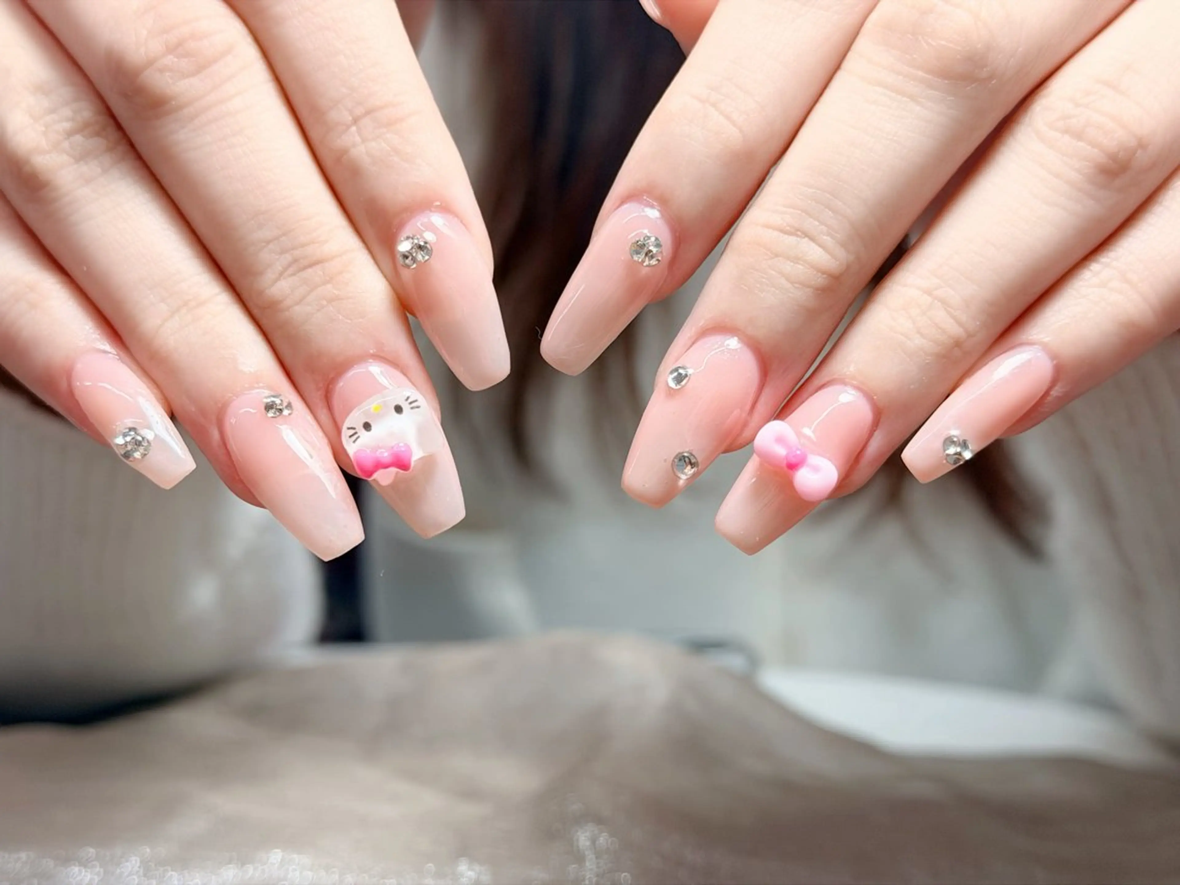 ネイル オーロラネイル ブルー チークネイル フットネイル フレンチネイル ハンドネイル AMI 新大久保のネイルデザイン