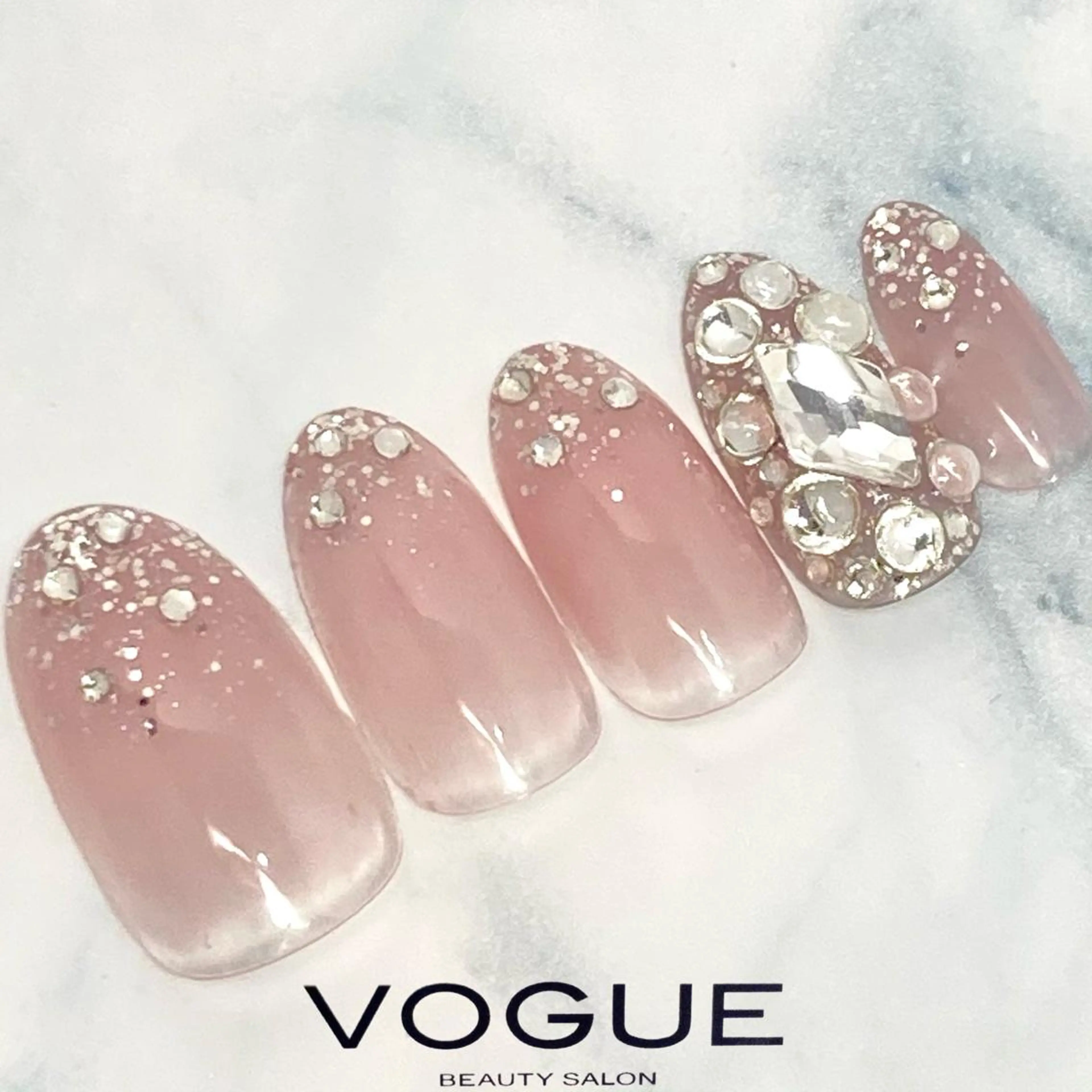 ネイル VOGUE ×SWANのネイルデザイン