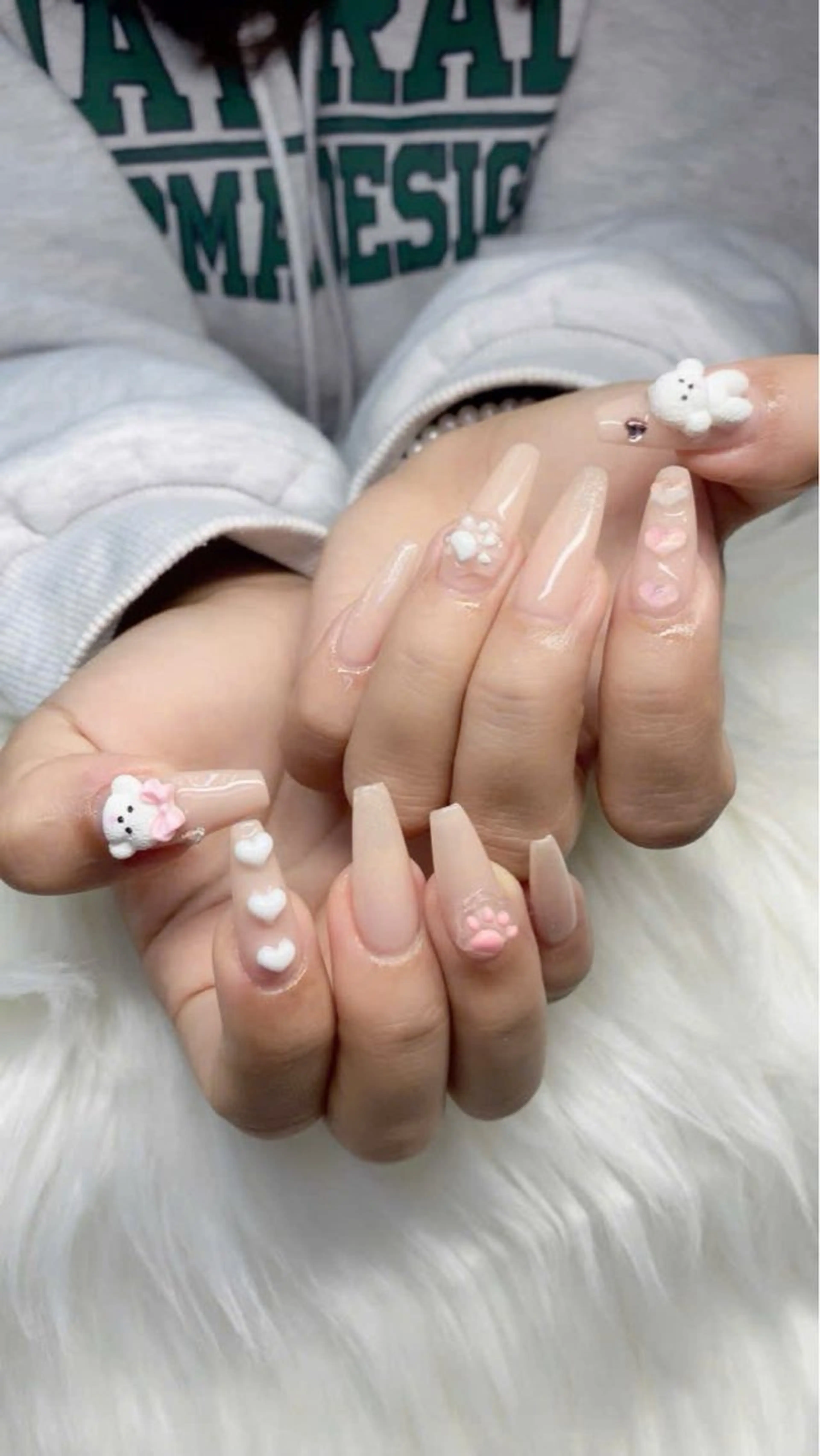 ネイル フレンチネイル グラデーション キラキラネイル 韓国ネイル マグネットネイル ハンドネイル ハンドケア Hara Nail 【パラジェル使用】のネイルデザイン