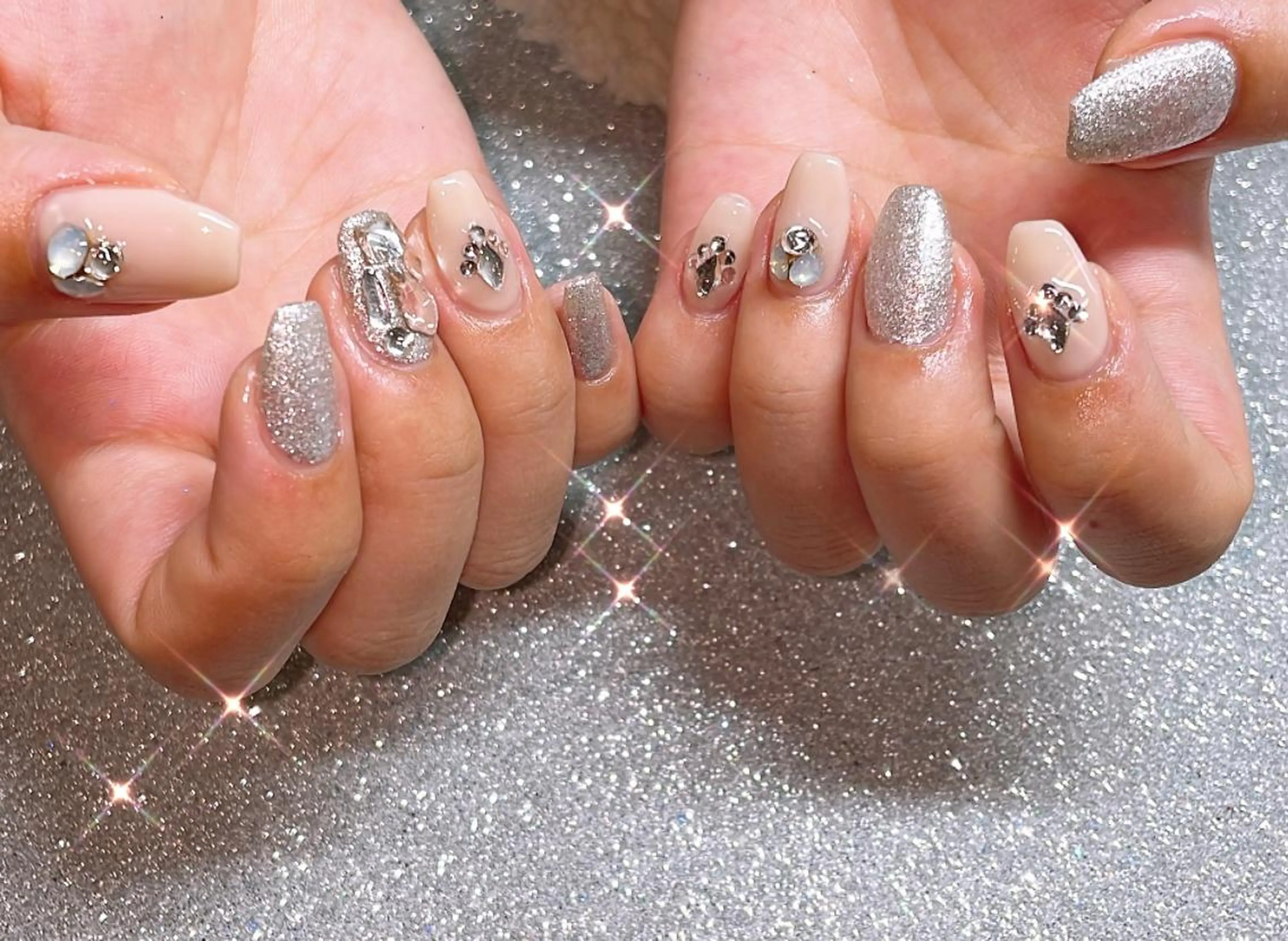 ネイル ハンドネイル VIERU 🌈🎀💖のネイルデザイン