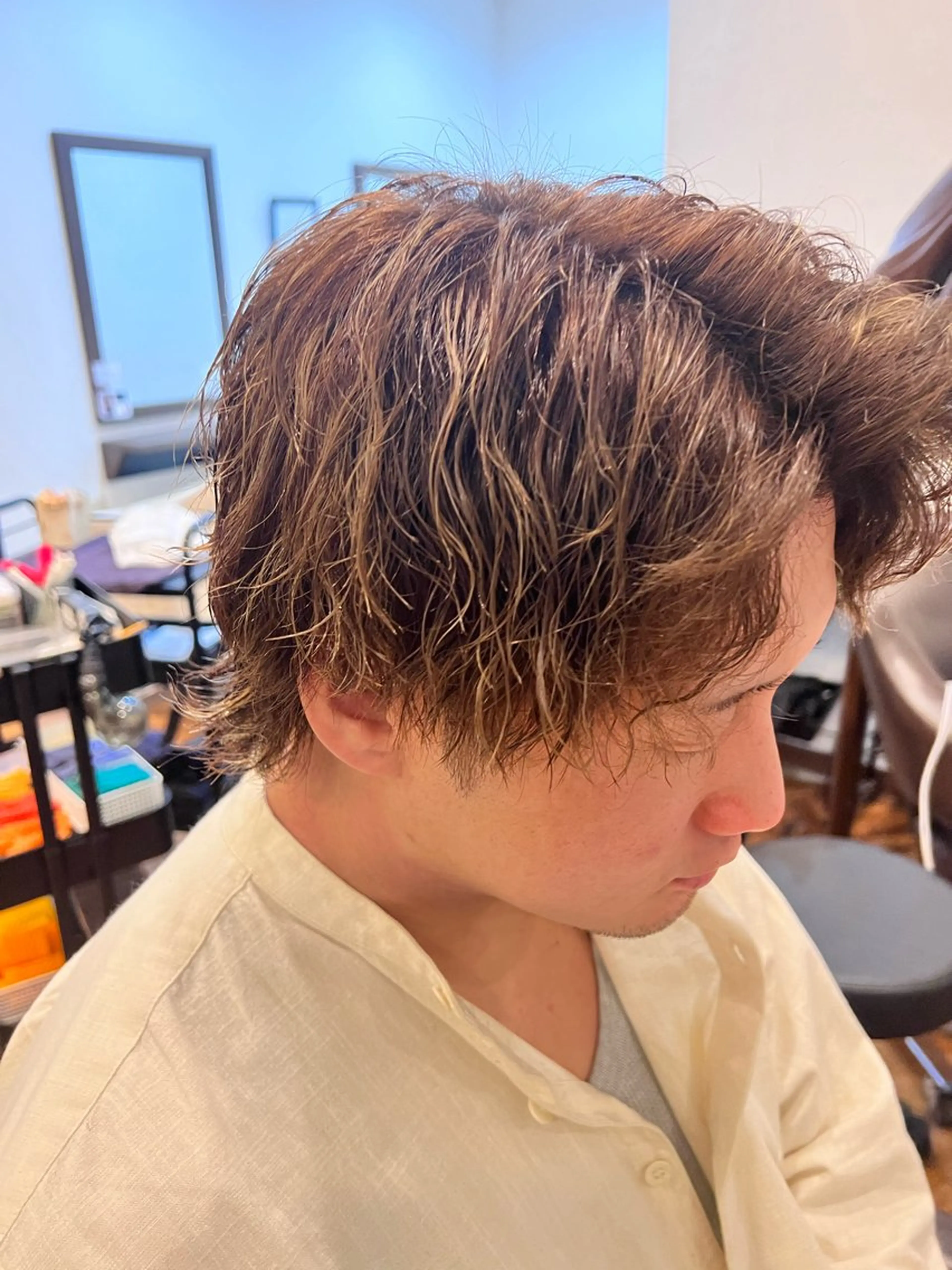 カラー パーマ メンズ メンズハイライト メンズパーマ ハイライトカラー たけかわ みずきのヘアスタイル