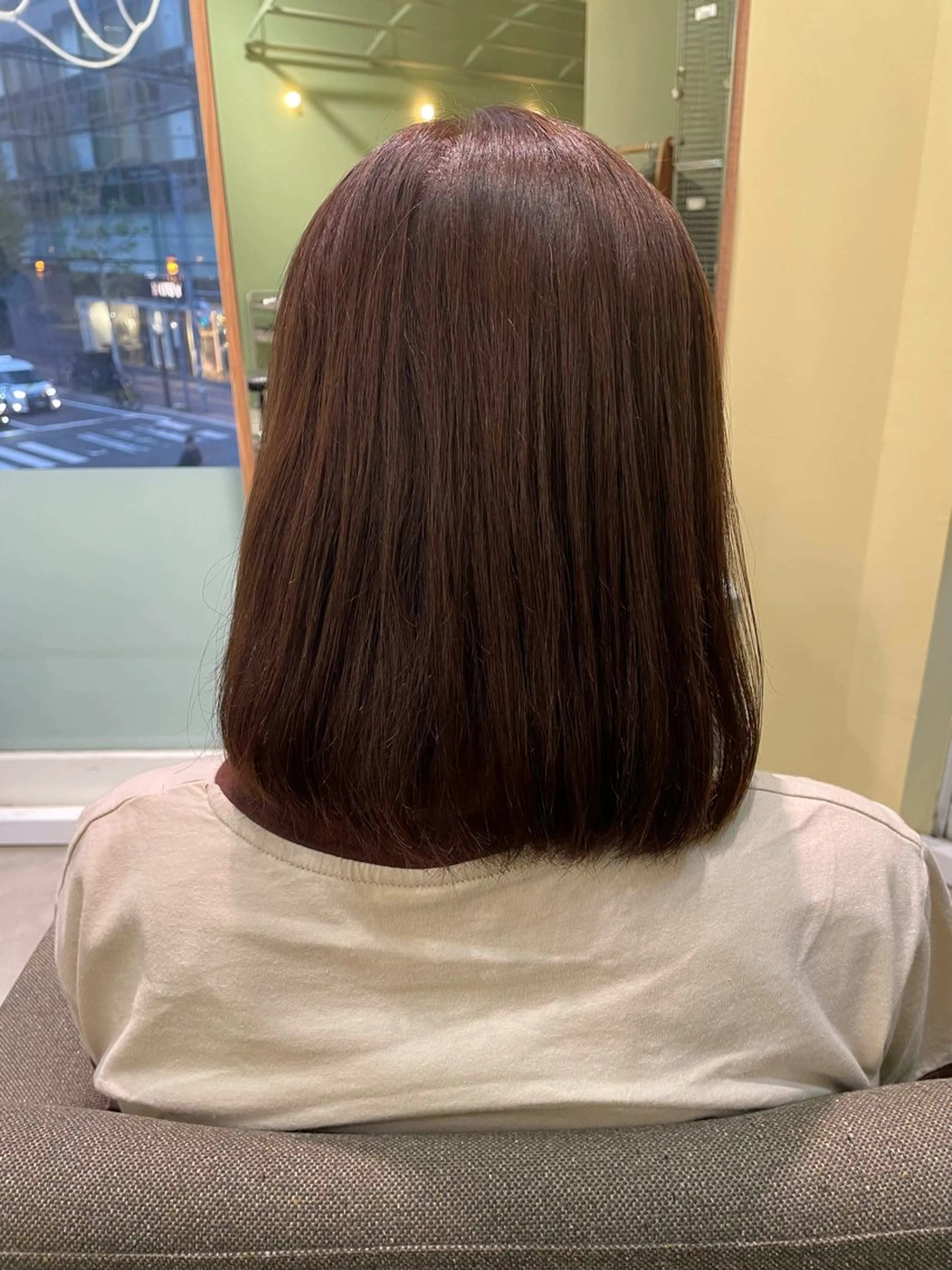 ミディアム カラー ブラウンカラー チョコレートブラウン ピンクカラー 中井 菜々香のヘアスタイル