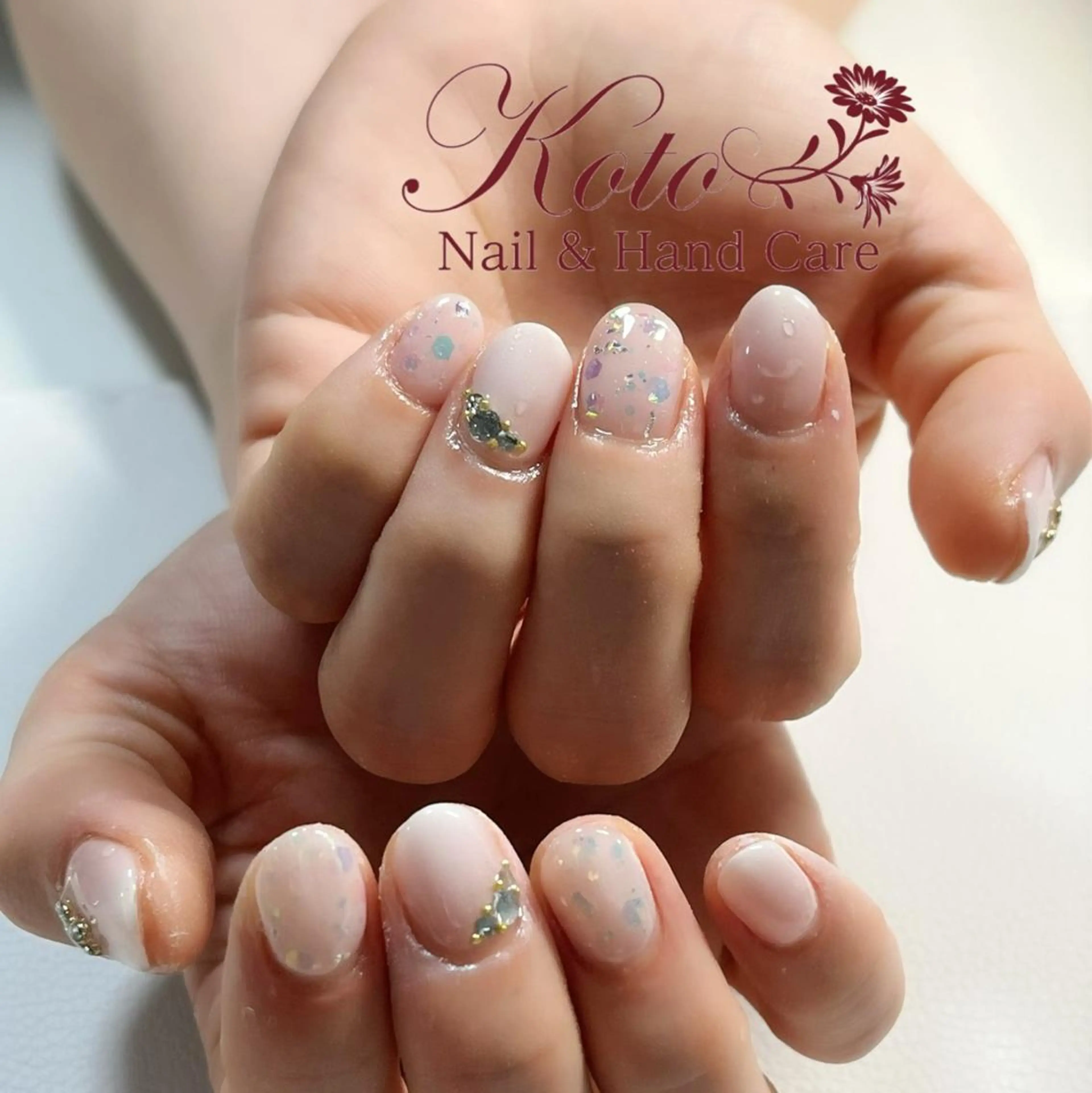 ネイル 長さ出し フットネイル フレンチネイル ジェルネイル ラメ(グリッター) Risa ネイルサロンKOTOのネイルデザイン