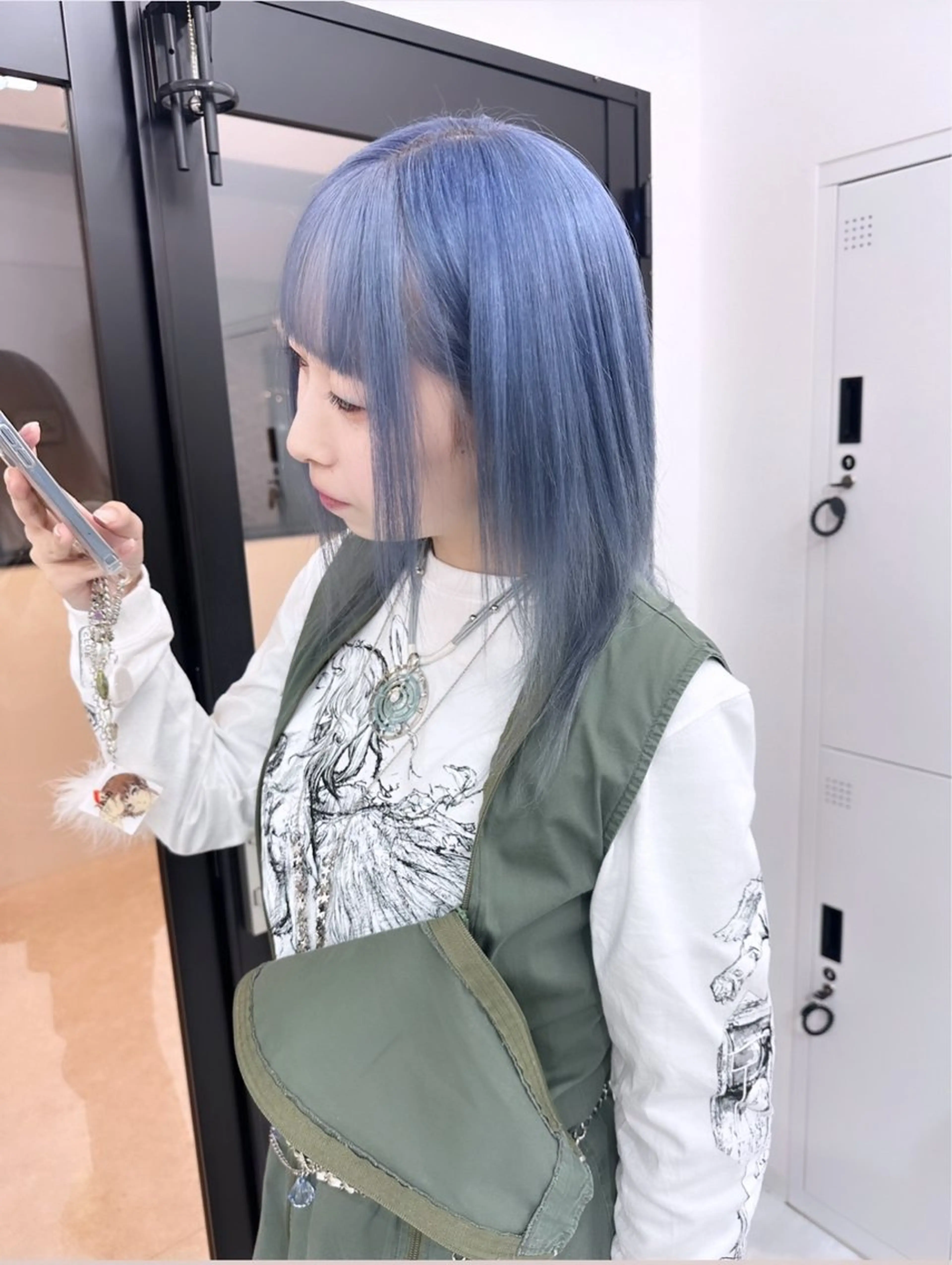 セミロング カラー ヘアアレンジ TAKUMAブリーチ /切りっぱなし🪽のヘアスタイル