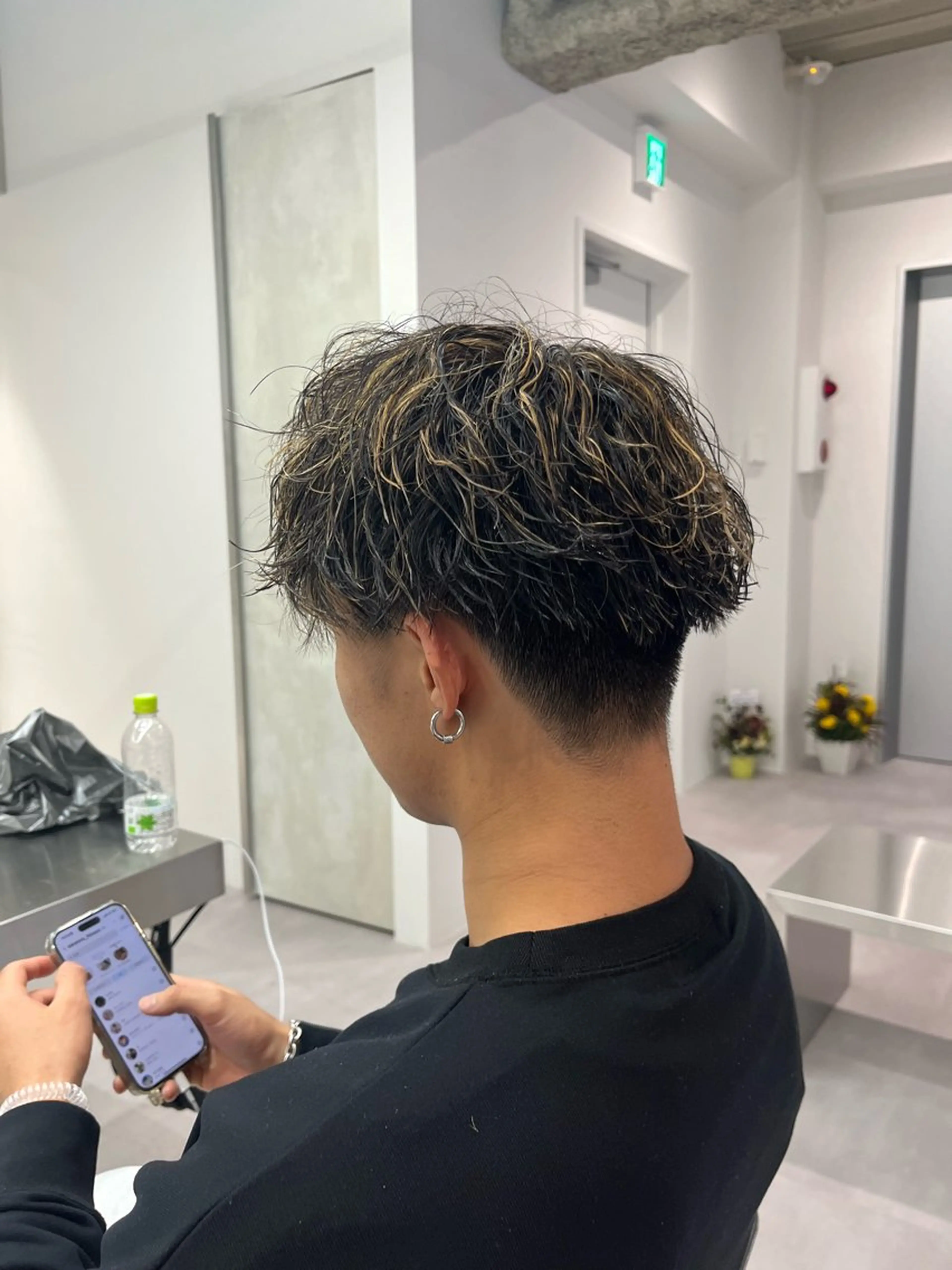 ショート ⚡メンズパーマフ ェードカットTomyのヘアスタイル