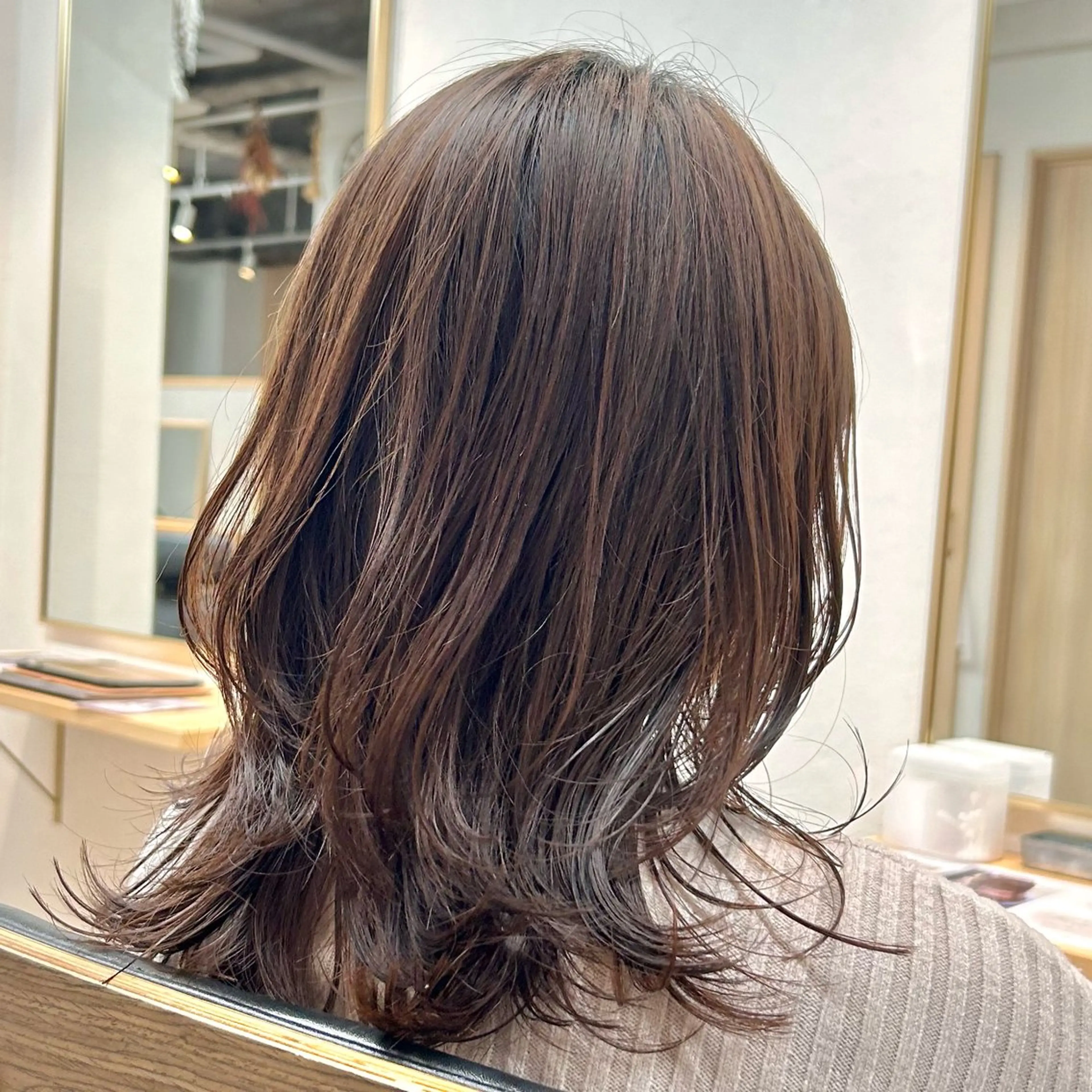 ミディアム カラー 透明感カラー レイヤーカット ハイライト/レイヤー /艶髪/吉田愛望のヘアスタイル