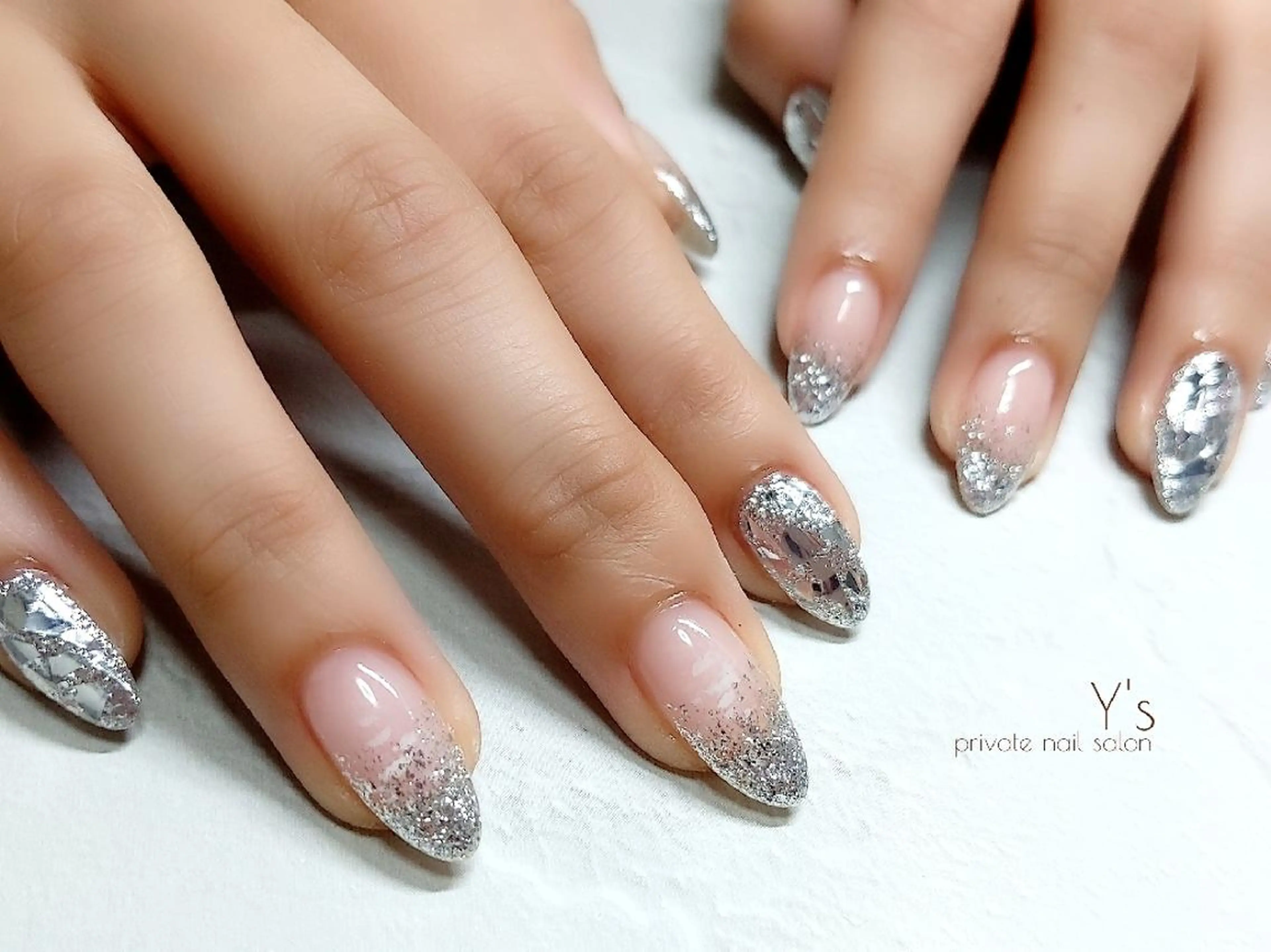 ネイル YUMI NAGAI  のネイルデザイン