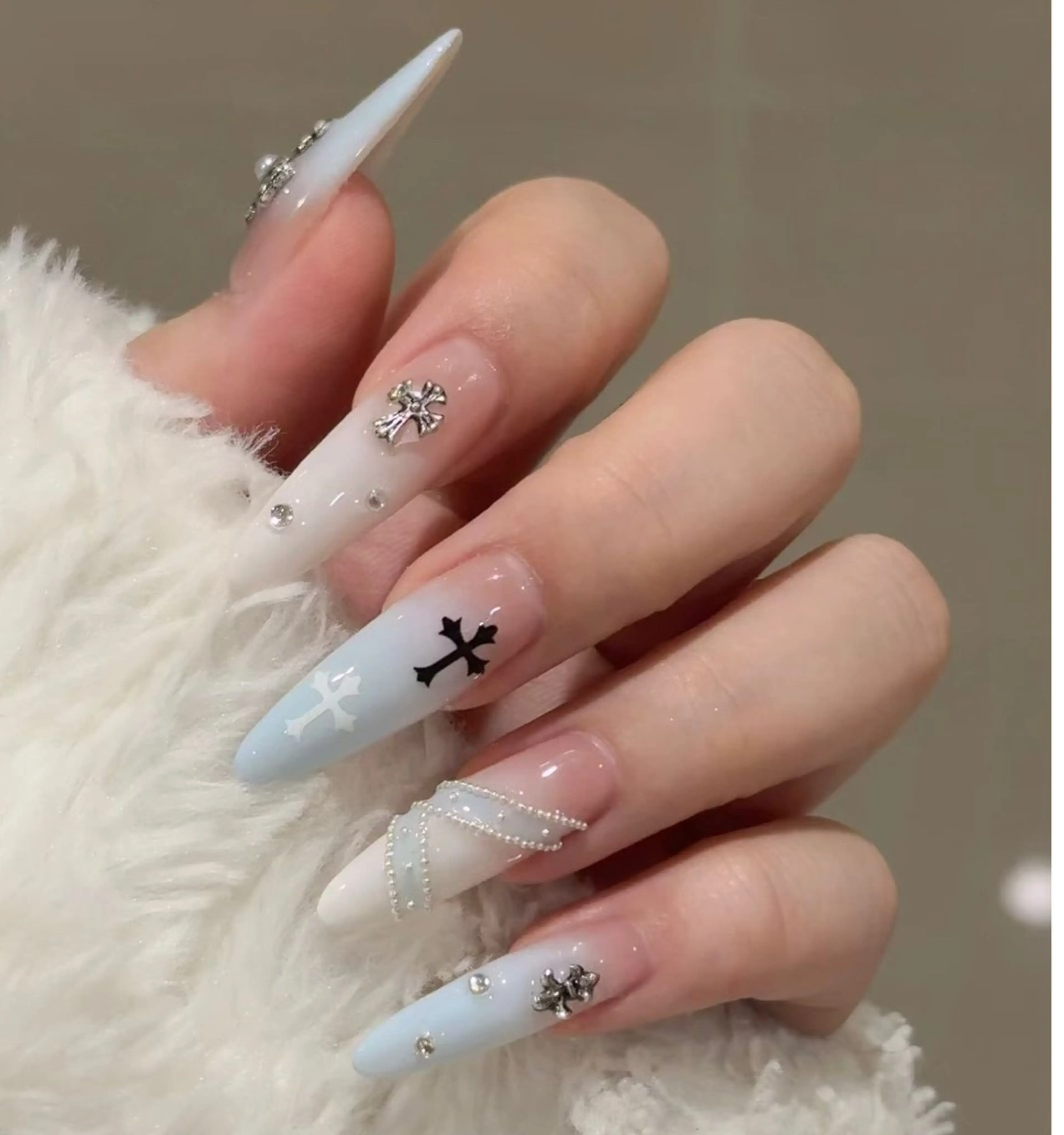 ネイル アートネイル 長さ出し ジェルネイル マグネットネイル ニュアンスネイル Kanao_ CloudyChanのネイルデザイン