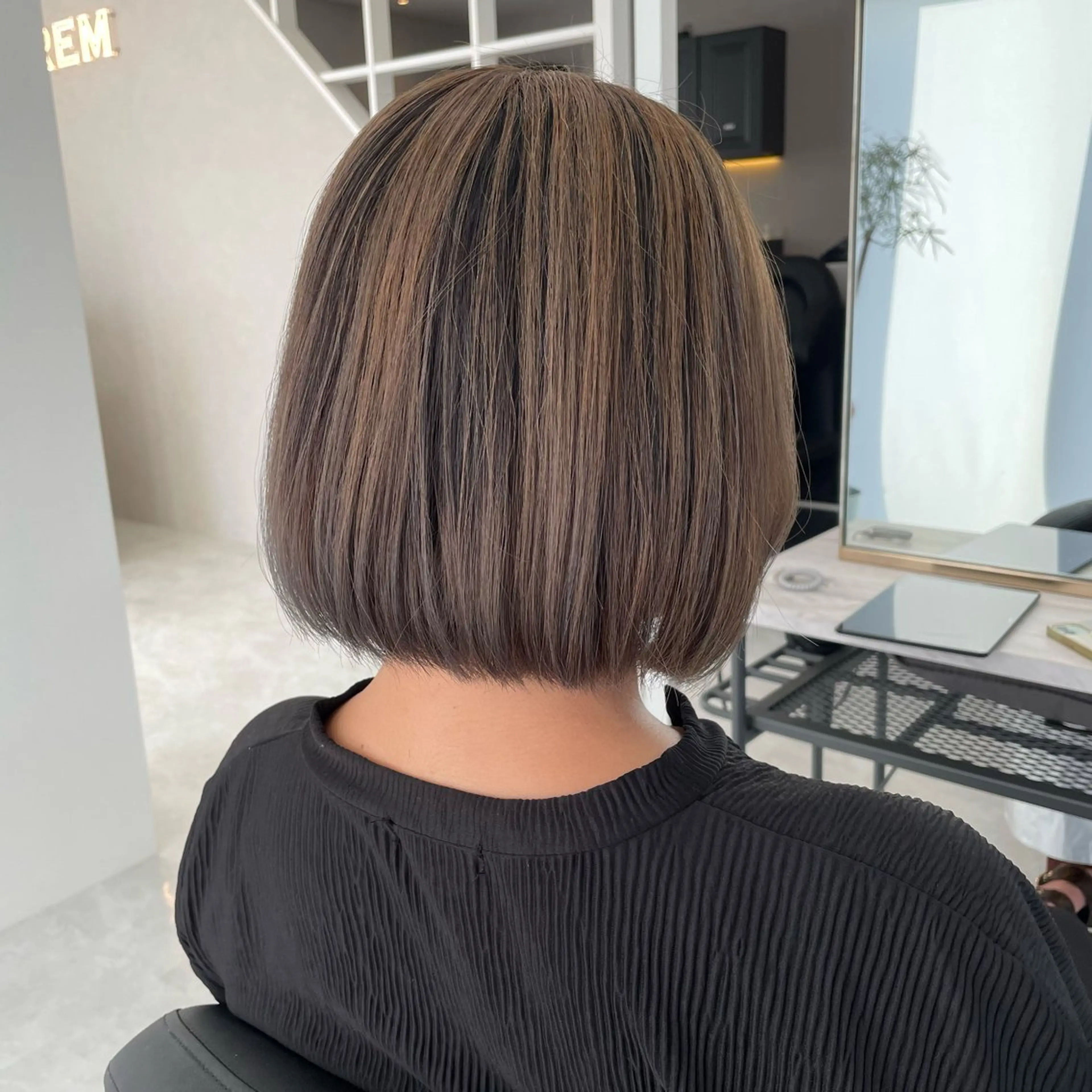 ミディアム ミディアムパーマ ハイライト SOYON船橋店 西澤元気のヘアスタイル