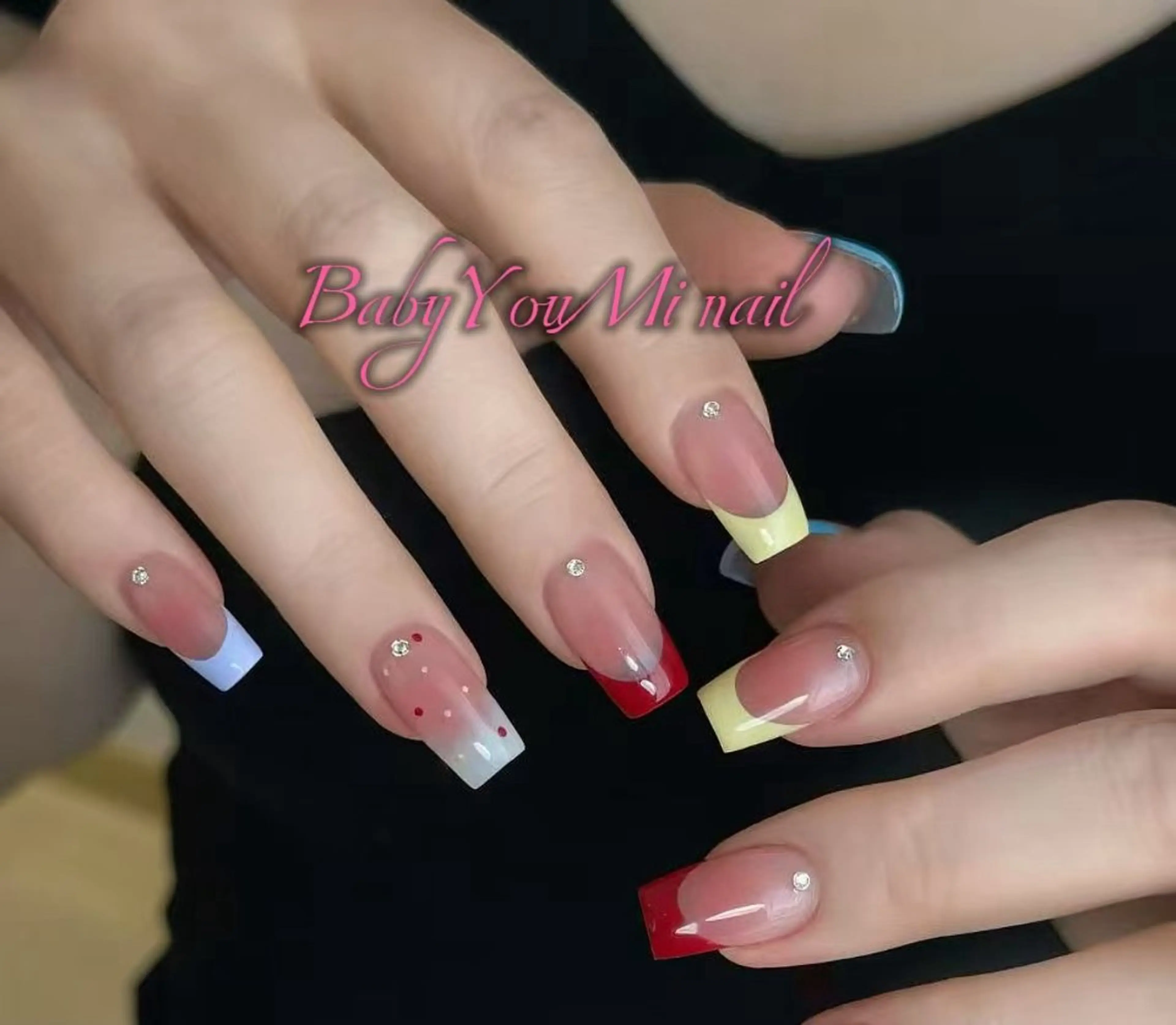 ネイル オーロラネイル フラワーネイル フットネイル フレンチネイル ジェルネイル ハンドネイル BabyYouMi nailのネイルデザイン