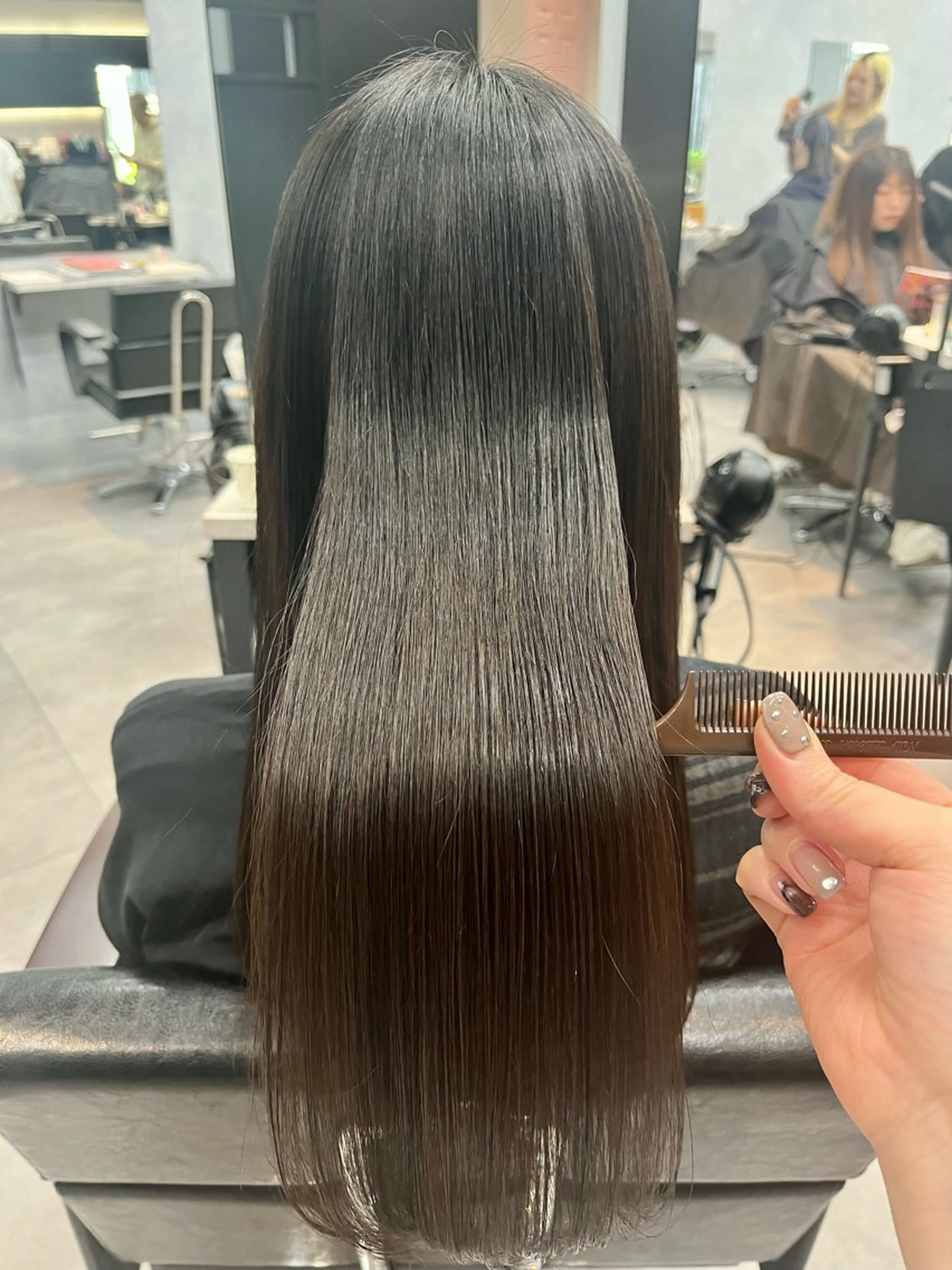ロング パーマ カット 縮毛矯正 トリートメント 🦩レイヤー|透明感 カラー🦩makoのヘアスタイル