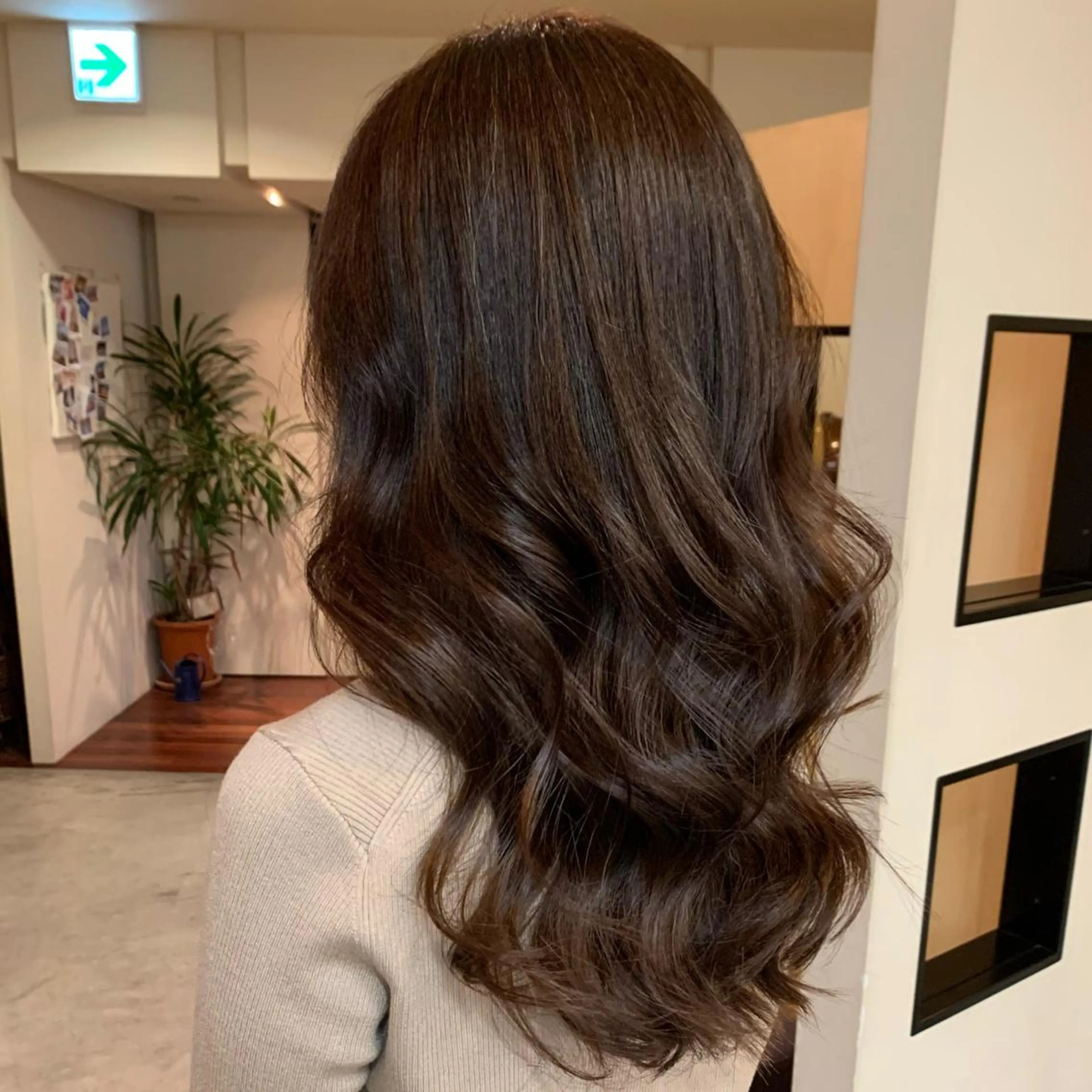 ミディアム カラー 【aini天王寺】 𝐚𝐢𝐫𝐢✂︎のヘアスタイル