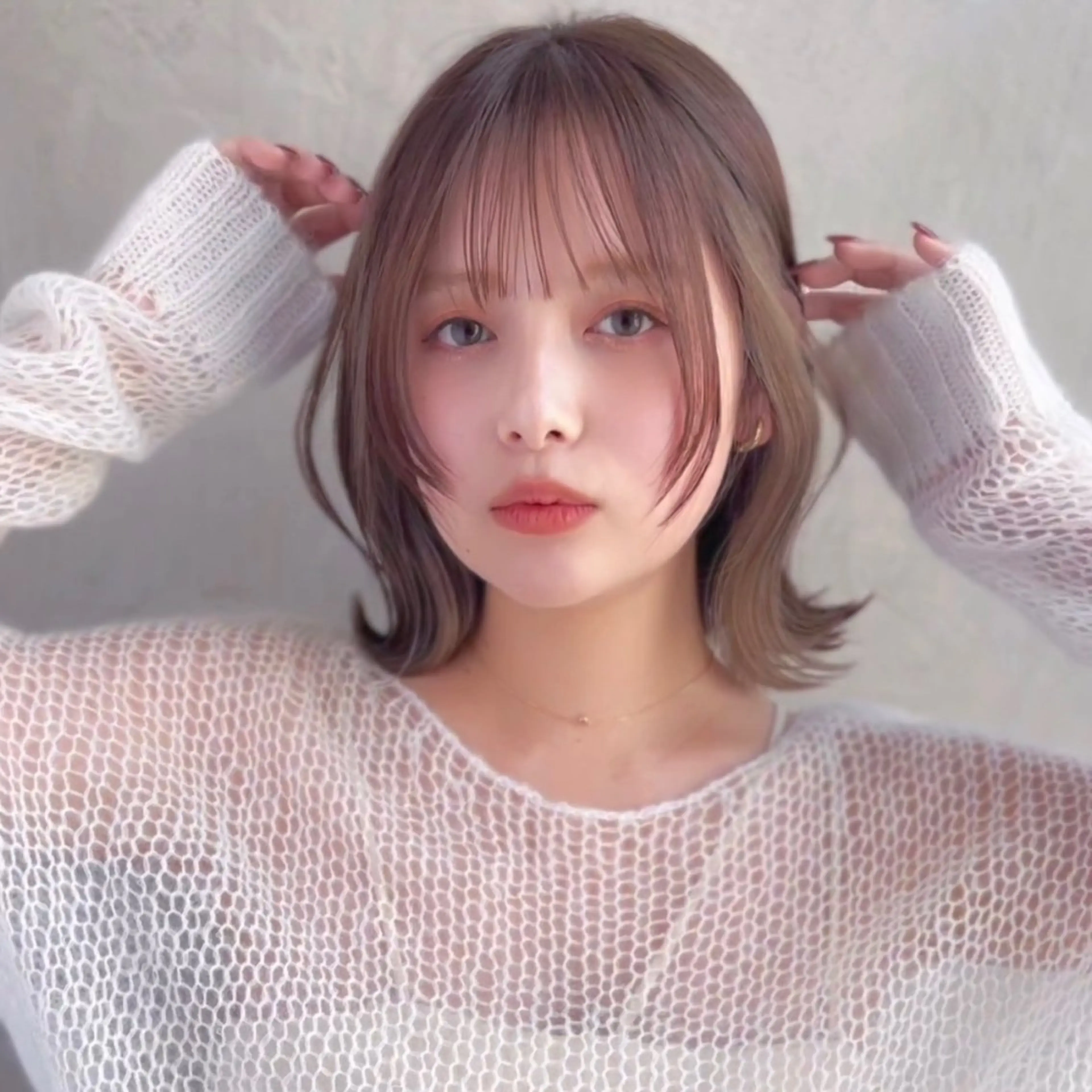 ミディアム カラー ヘアアレンジ 顔まわりレイヤー レイヤーカット 小顔カット 日本一の小顔カット/ ボブ/顔周り/韓国のヘアスタイル