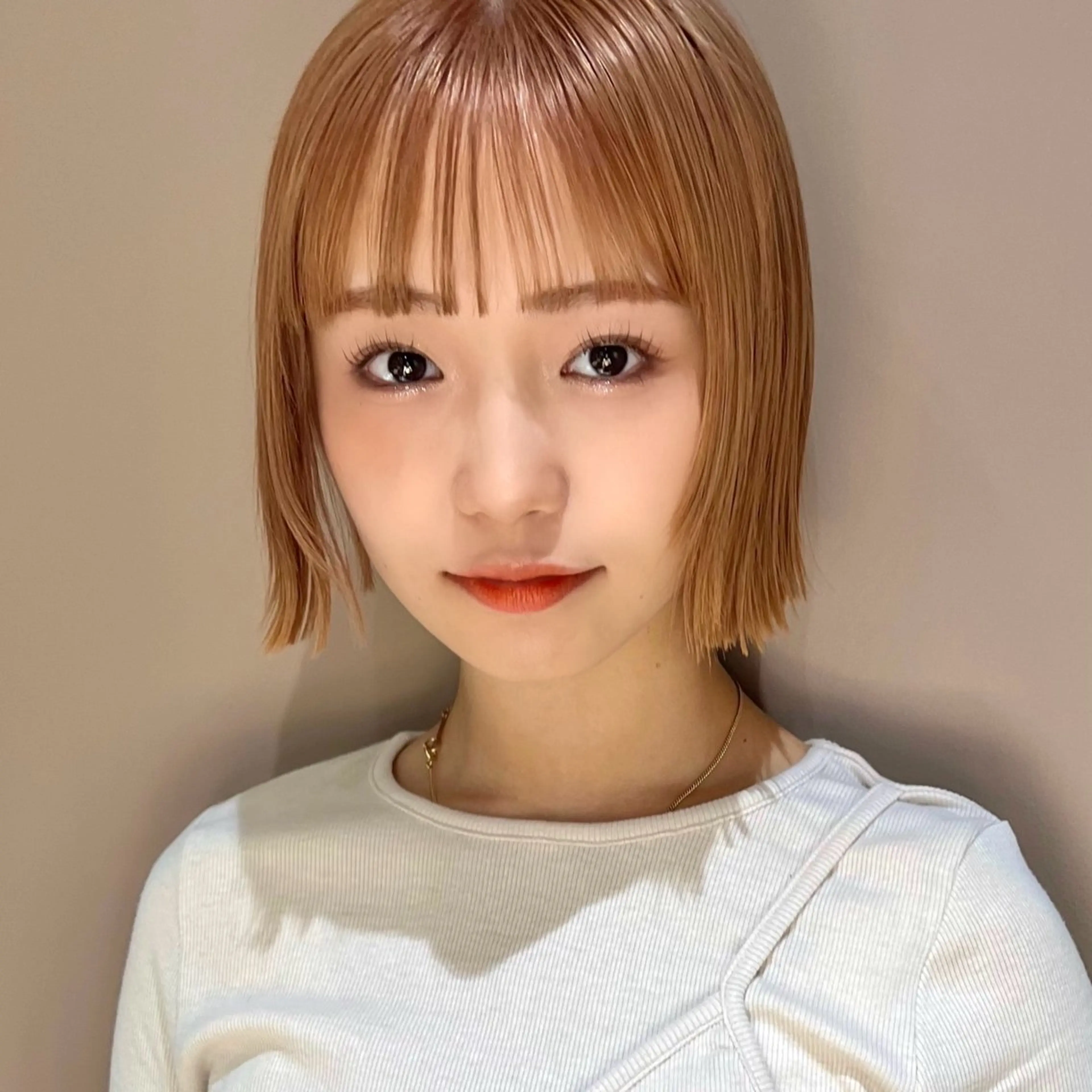 ショート カラー 切りっぱなしボブ ボブ カット ヘアカラー トリートメント ボブ・レイヤー🎀 エミリのヘアスタイル