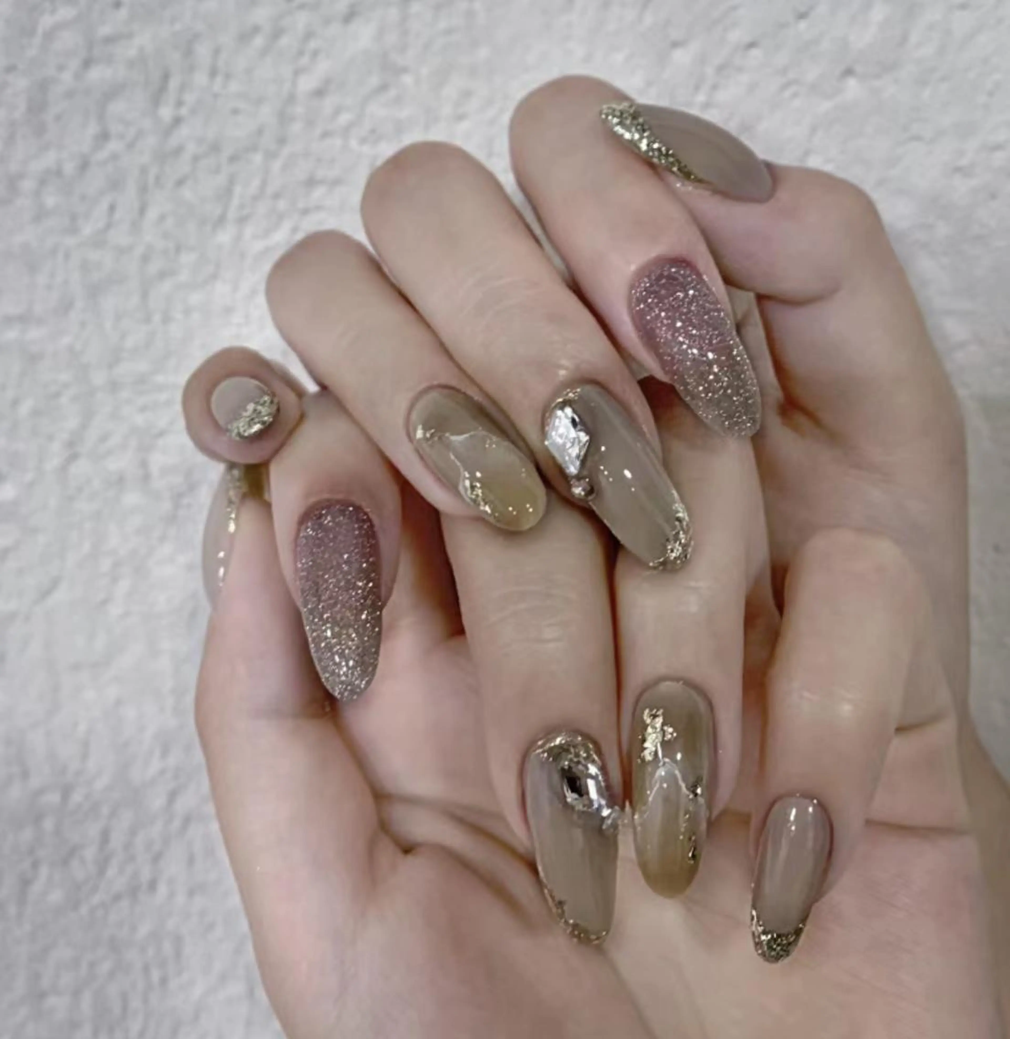 ネイル アートネイル 長さ出し ネイルチップ Queens ciciのネイルデザイン