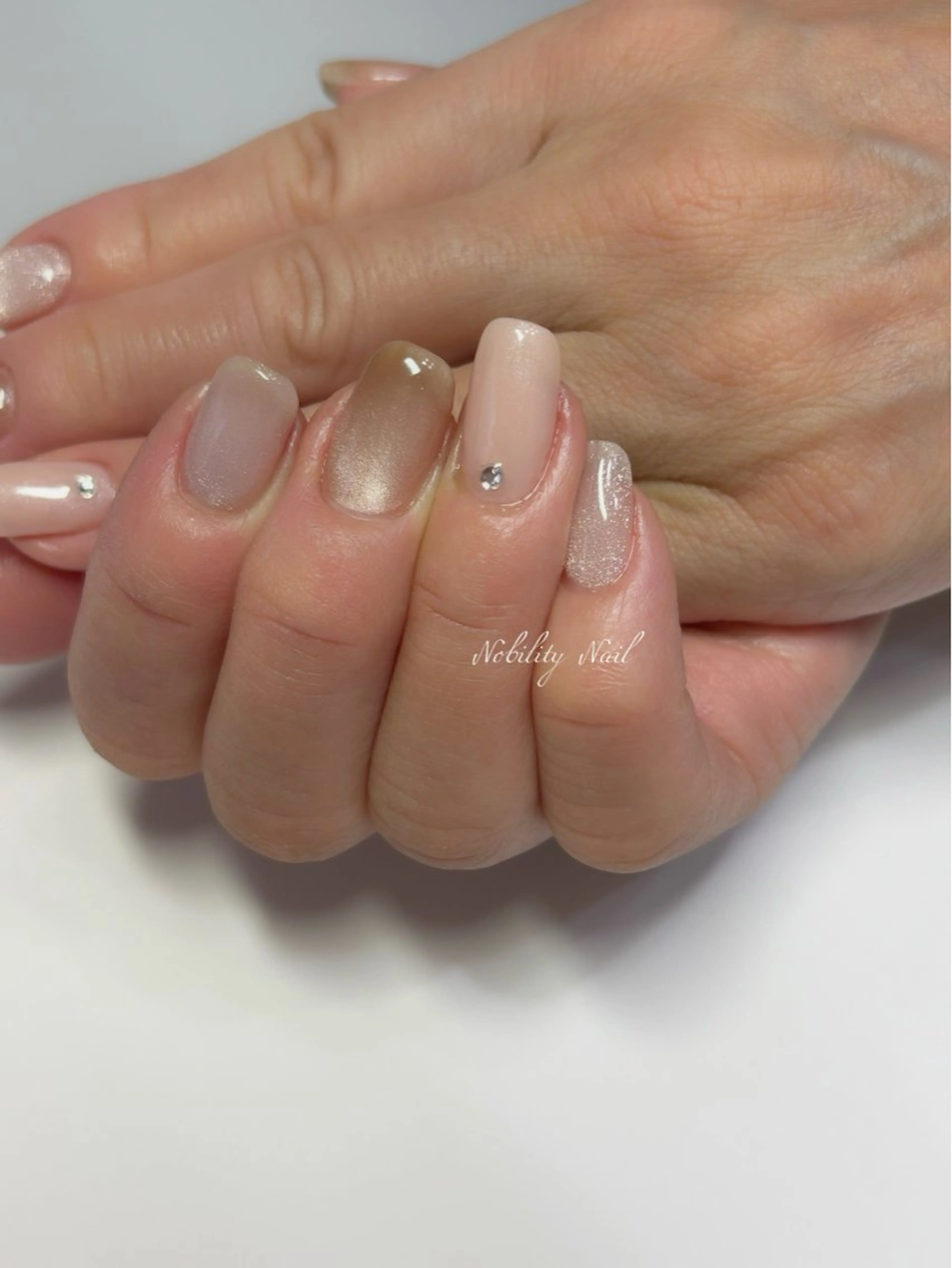 ネイル マグネットネイル シンプルネイル ネイルサロンNobilityNail所属・風口 麻由子のネイルデザイン