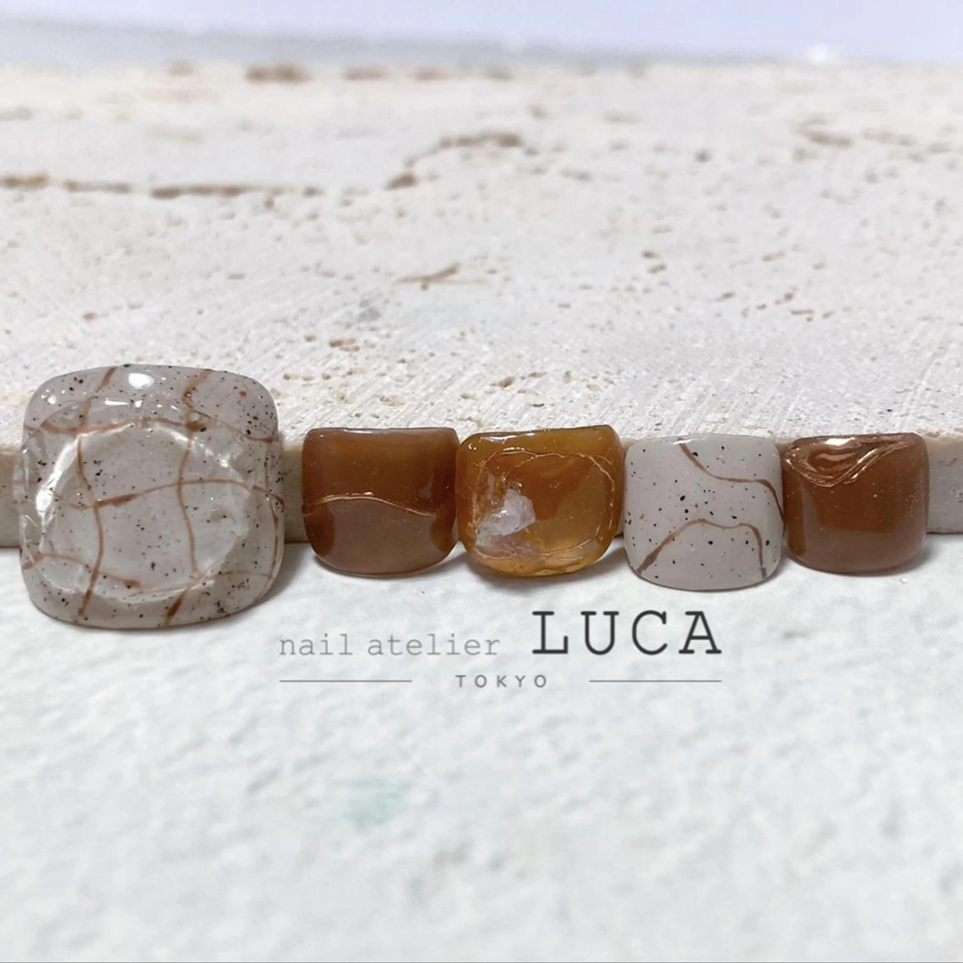 ネイル アートネイル オーロラネイル クリアネイル 長さ出し フットネイル フットネイル ネイルアトリエルカ スタッフのネイルデザイン