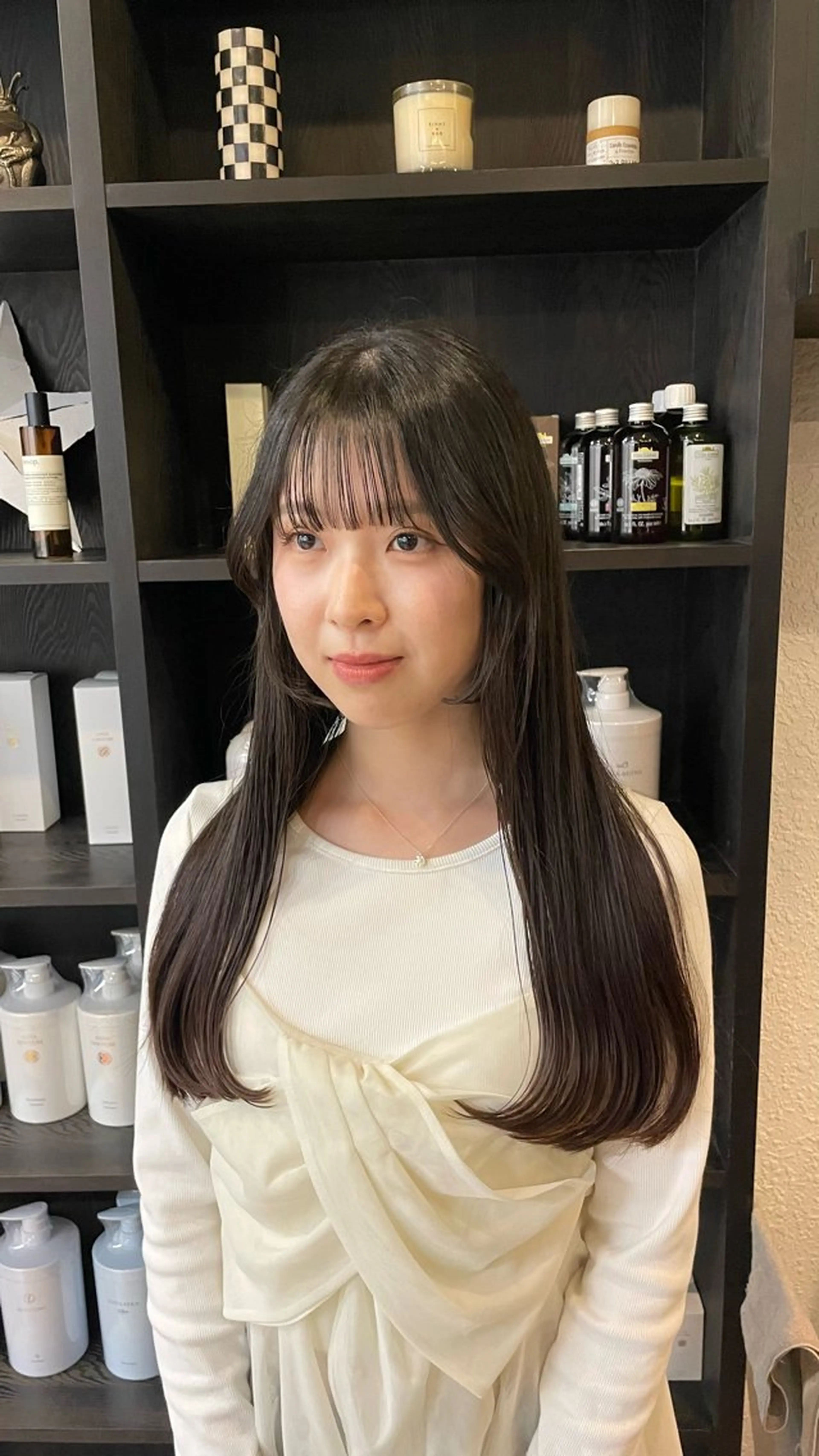 ロング ハラダ クルミのヘアスタイル