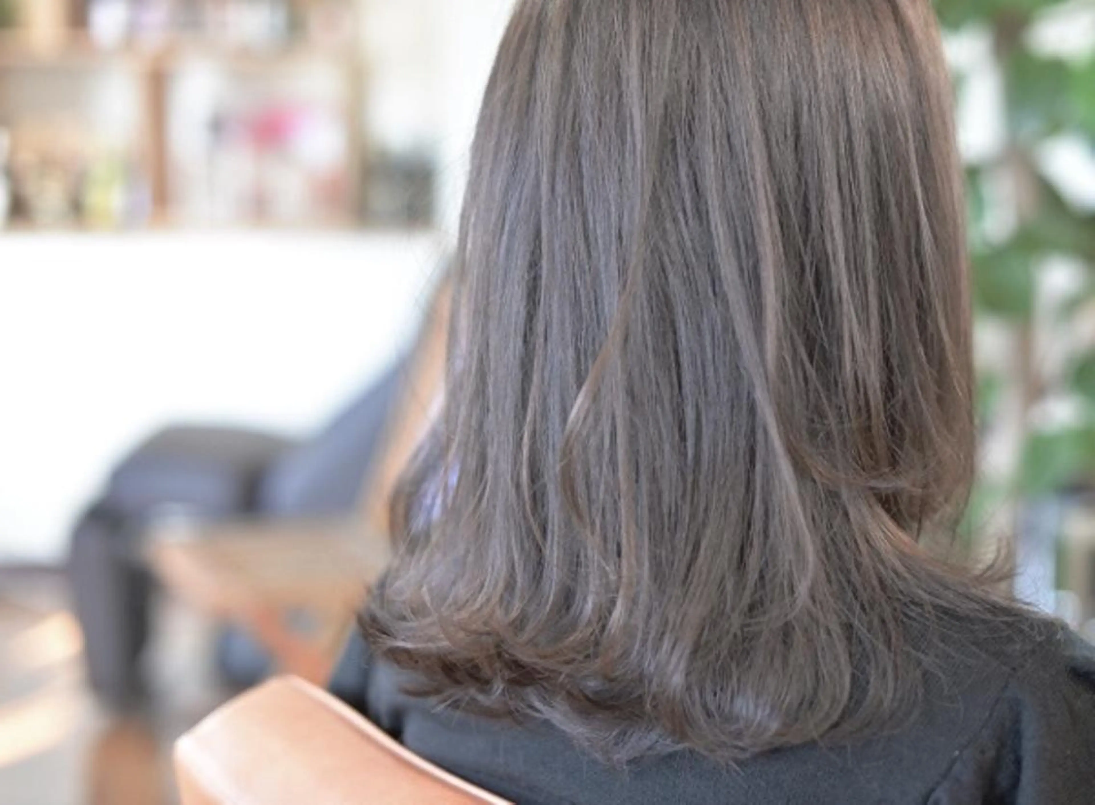 セミロング ハイライト カット ヘアカラー パーマ 縮毛矯正 大谷 哲基のヘアスタイル