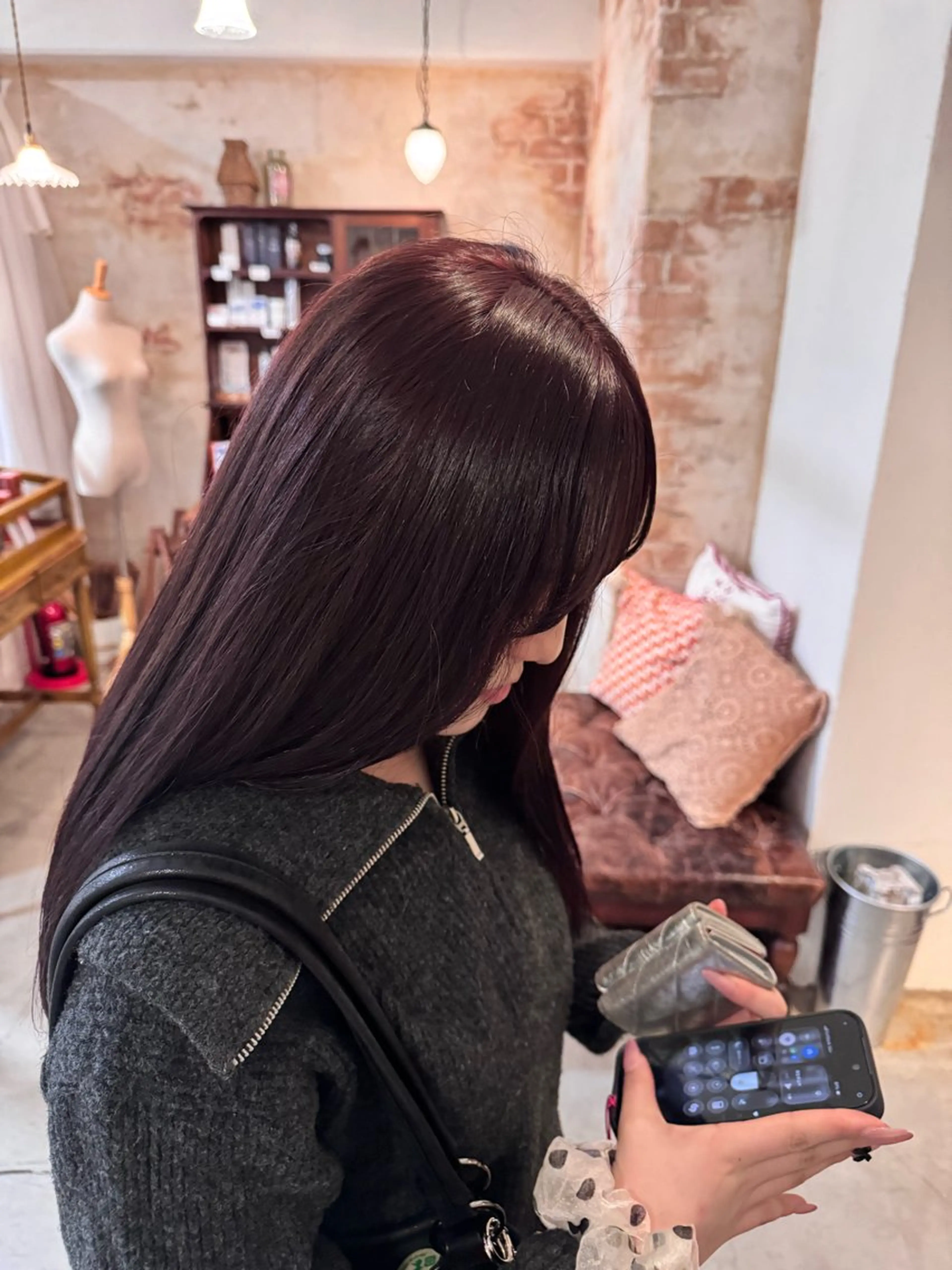 カラー レッドカラー ヘアカラー 菰田 愛輝のヘアスタイル