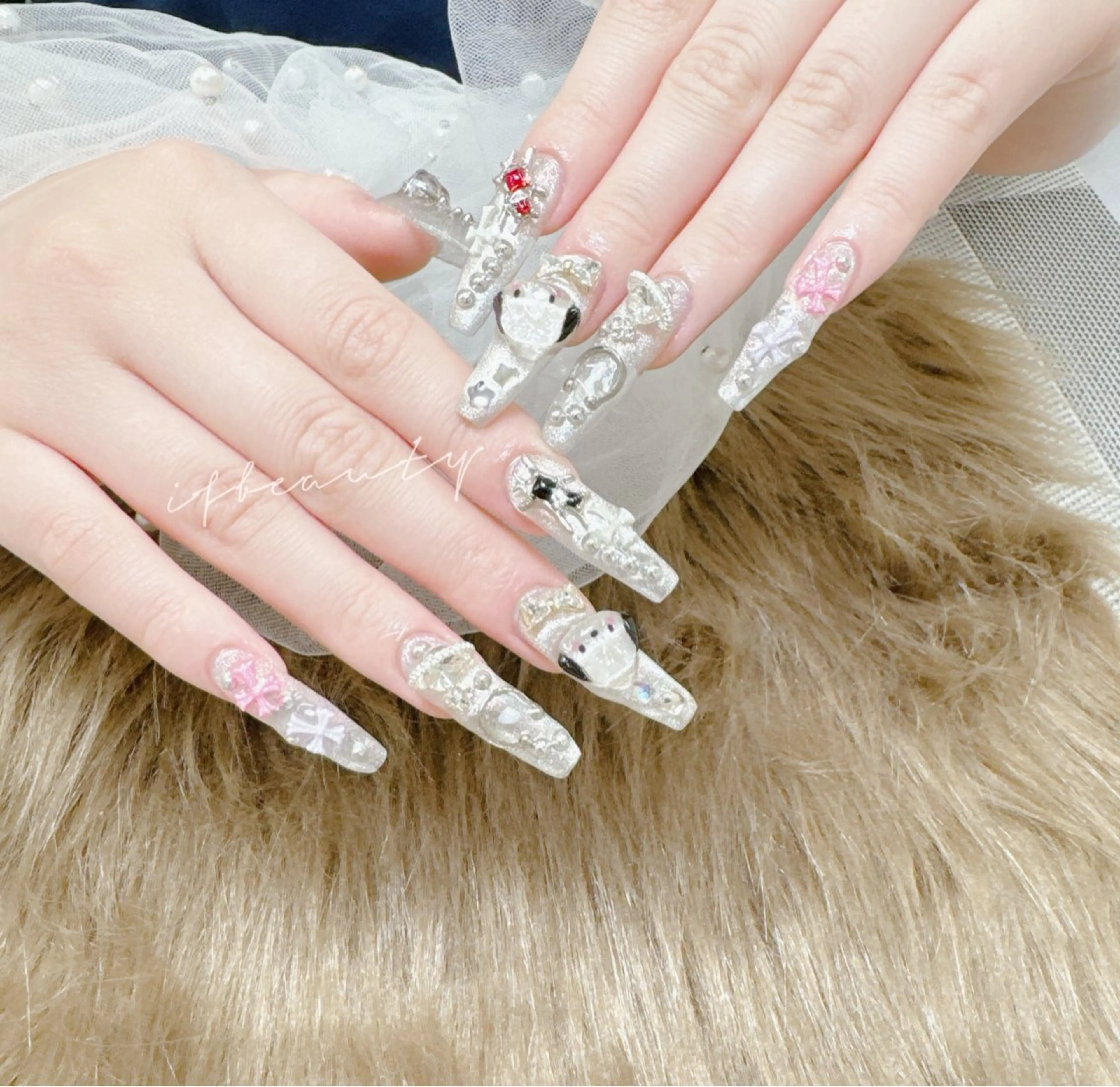 チップ長さだしキラキラパーツつけ放題ネイル💅【ベースはワンカラー/ラメグラデーション/マグネット限定】の写真