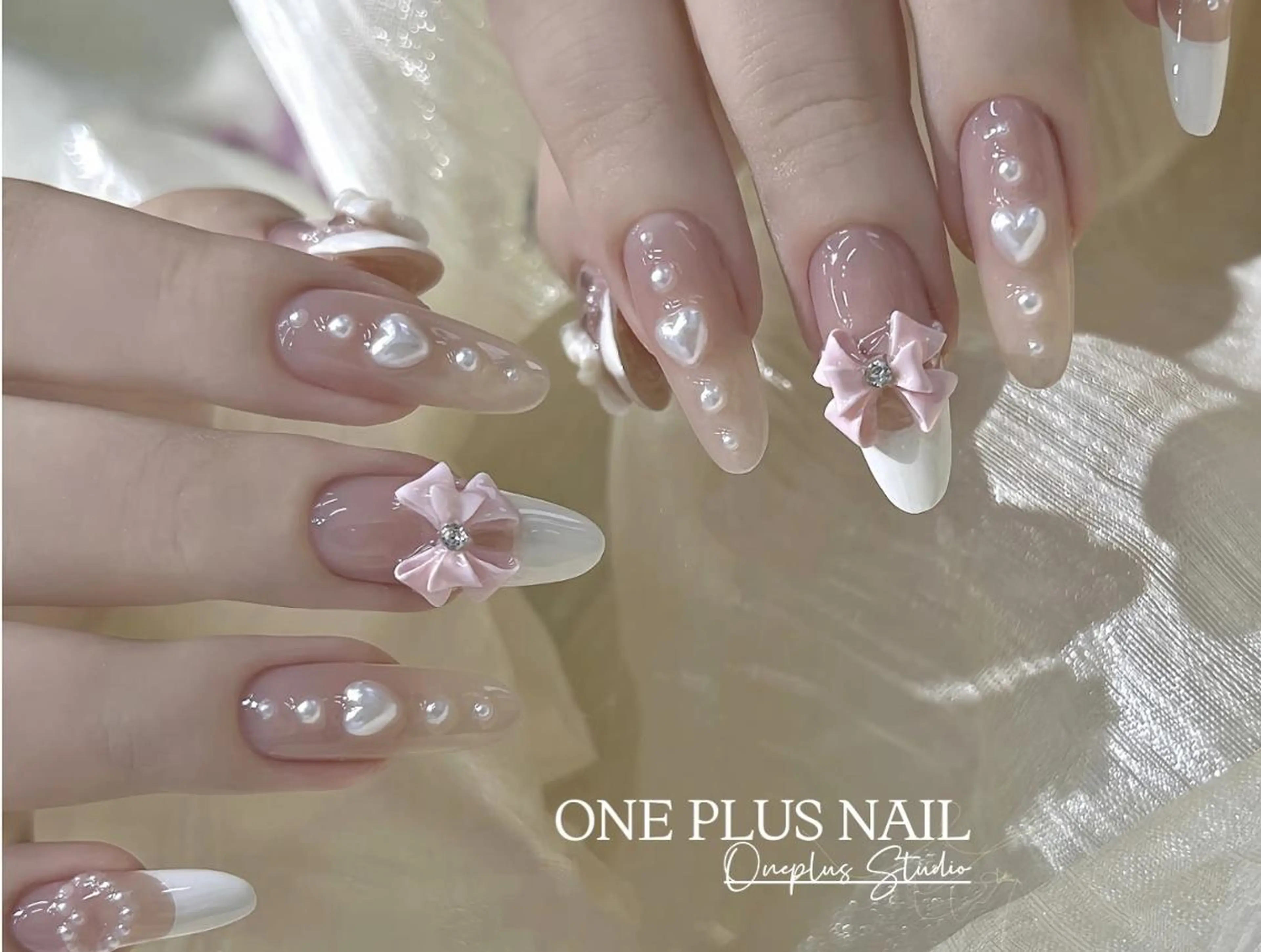 ネイル アートネイル オーロラネイル ガーリー キラキラネイル 韓国ネイル One plus StudioNailのネイルデザイン