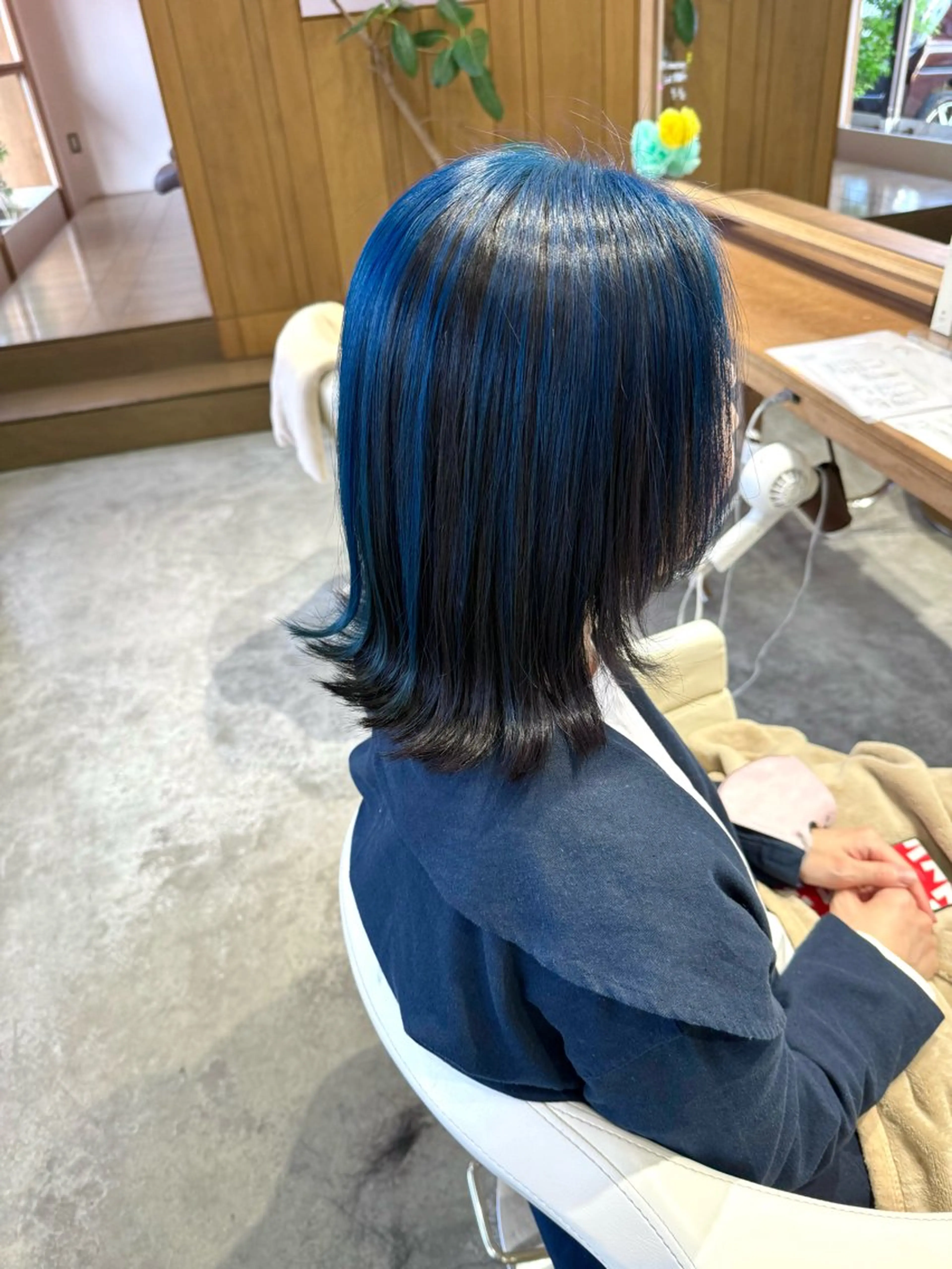 ミディアム カラー ブルーカラー 顔まわりレイヤー 顔周りカット レイヤーカット カット ヘアカラー WATANABE MISAKIのヘアスタイル
