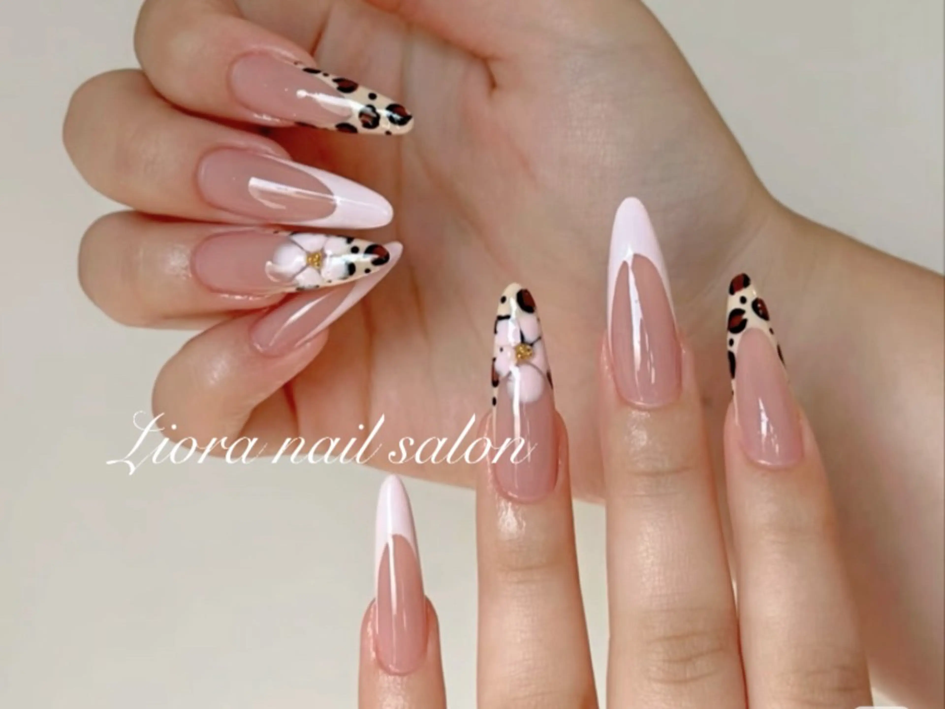 ネイル フレンチネイル ジェルネイル ガーリー グラデーション キラキラネイル ハンドネイル Liora nail スカルプ専門店のネイルデザイン