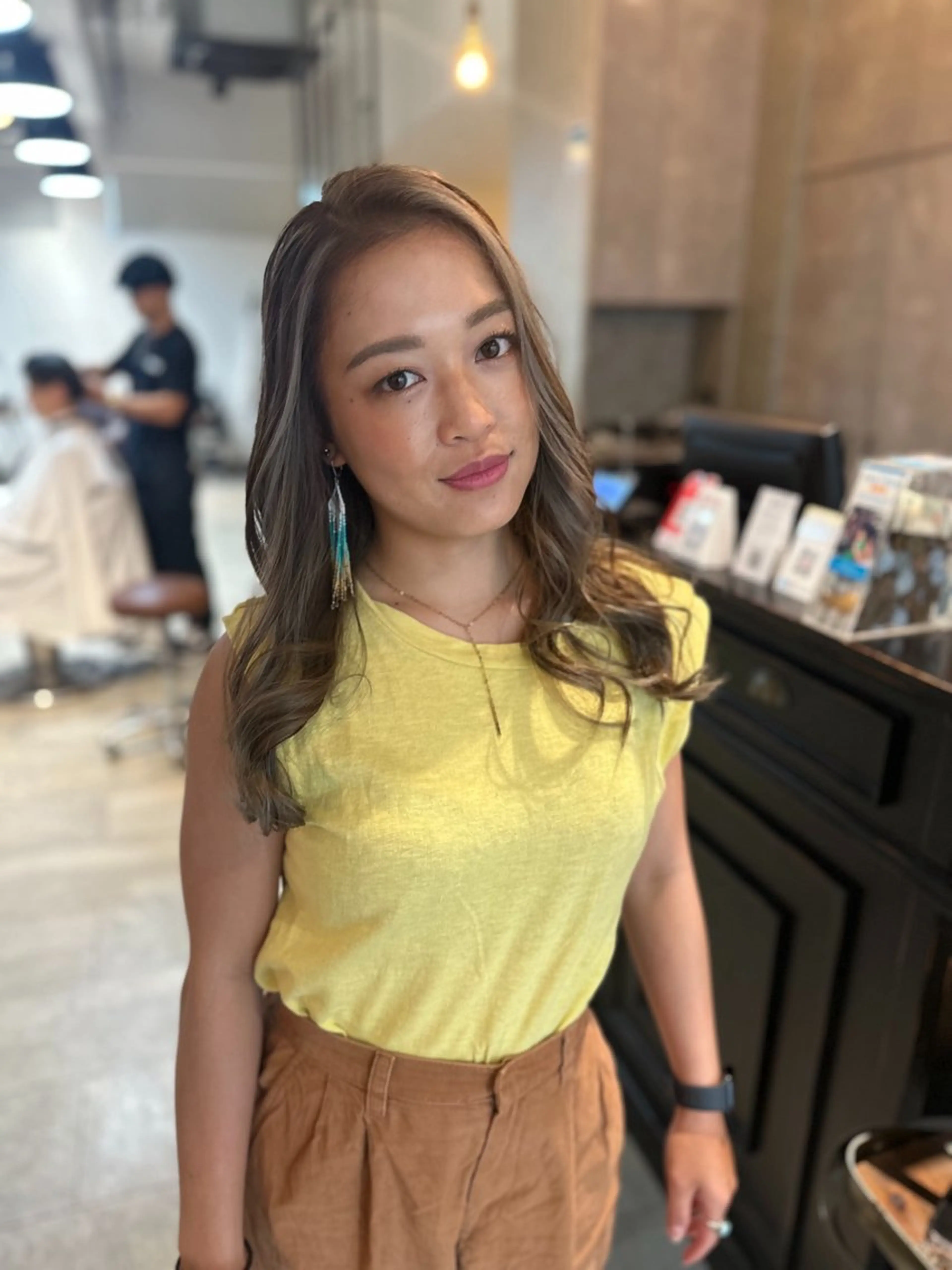 白髪ぼかしハイライト＋カット＋トリートメントの写真