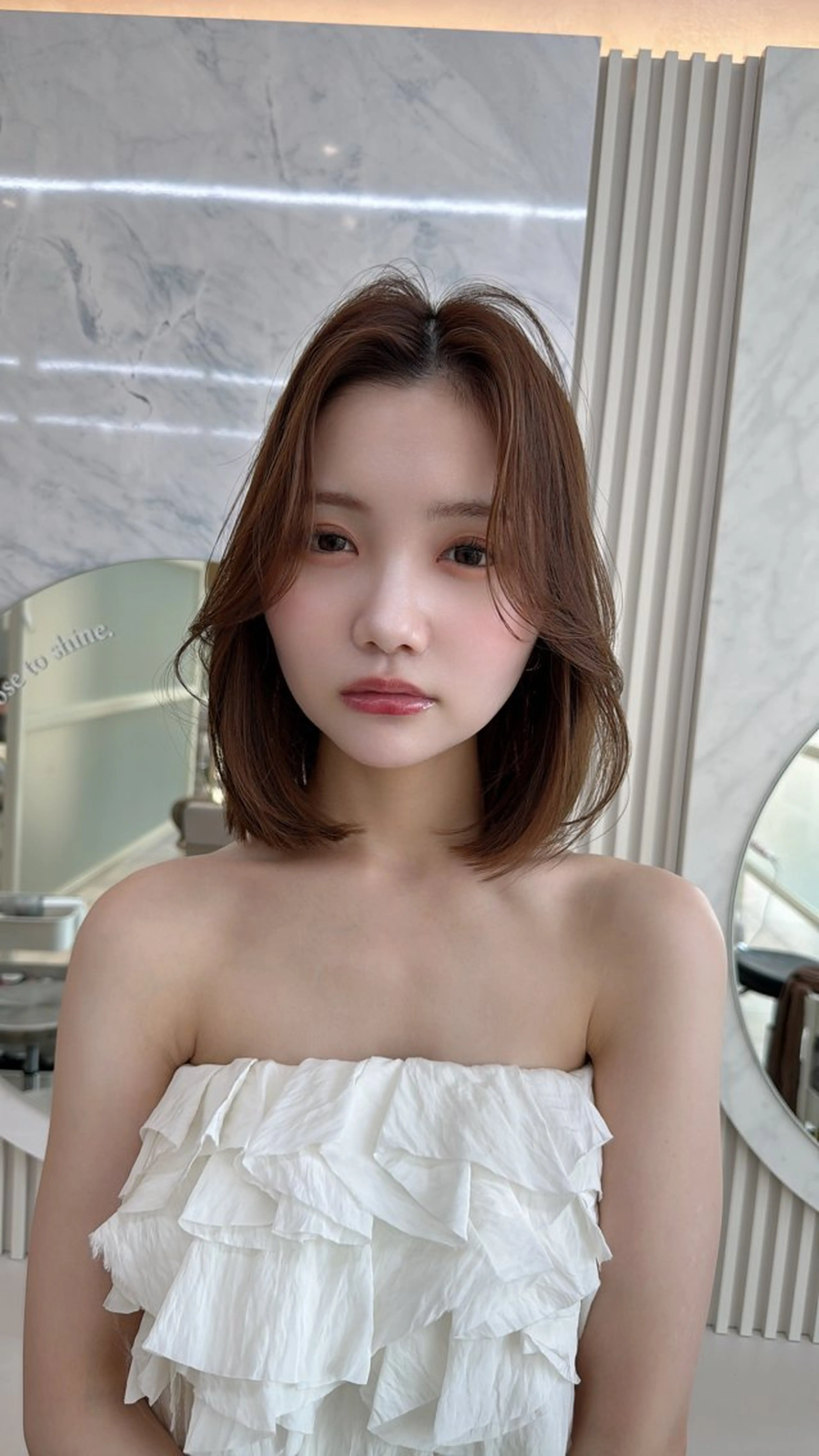 ショート かなこ/重めレイヤー /透明感カラーのヘアスタイル