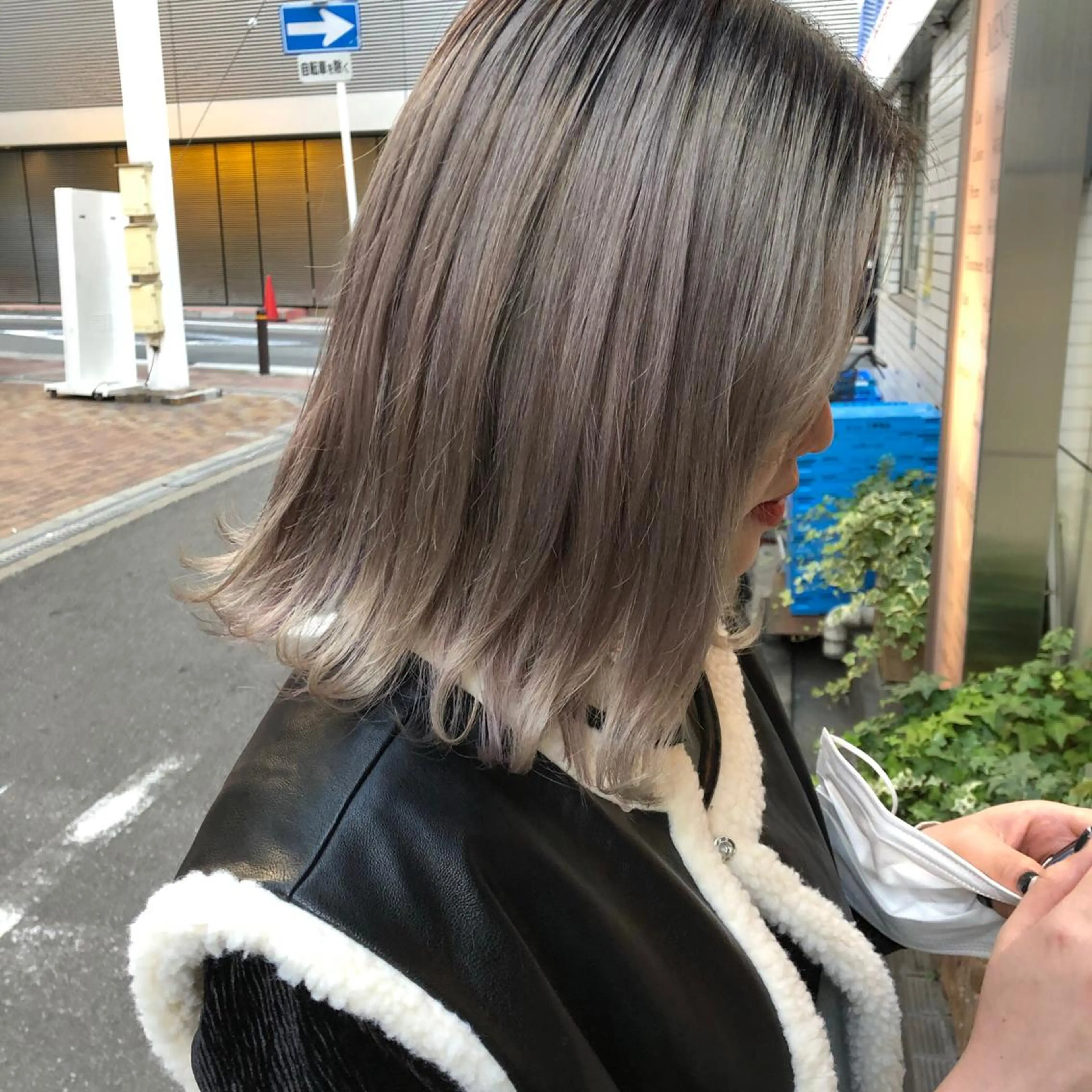 ミディアム カラー パープルカラー シルバー ，comma momoka🪄のヘアスタイル