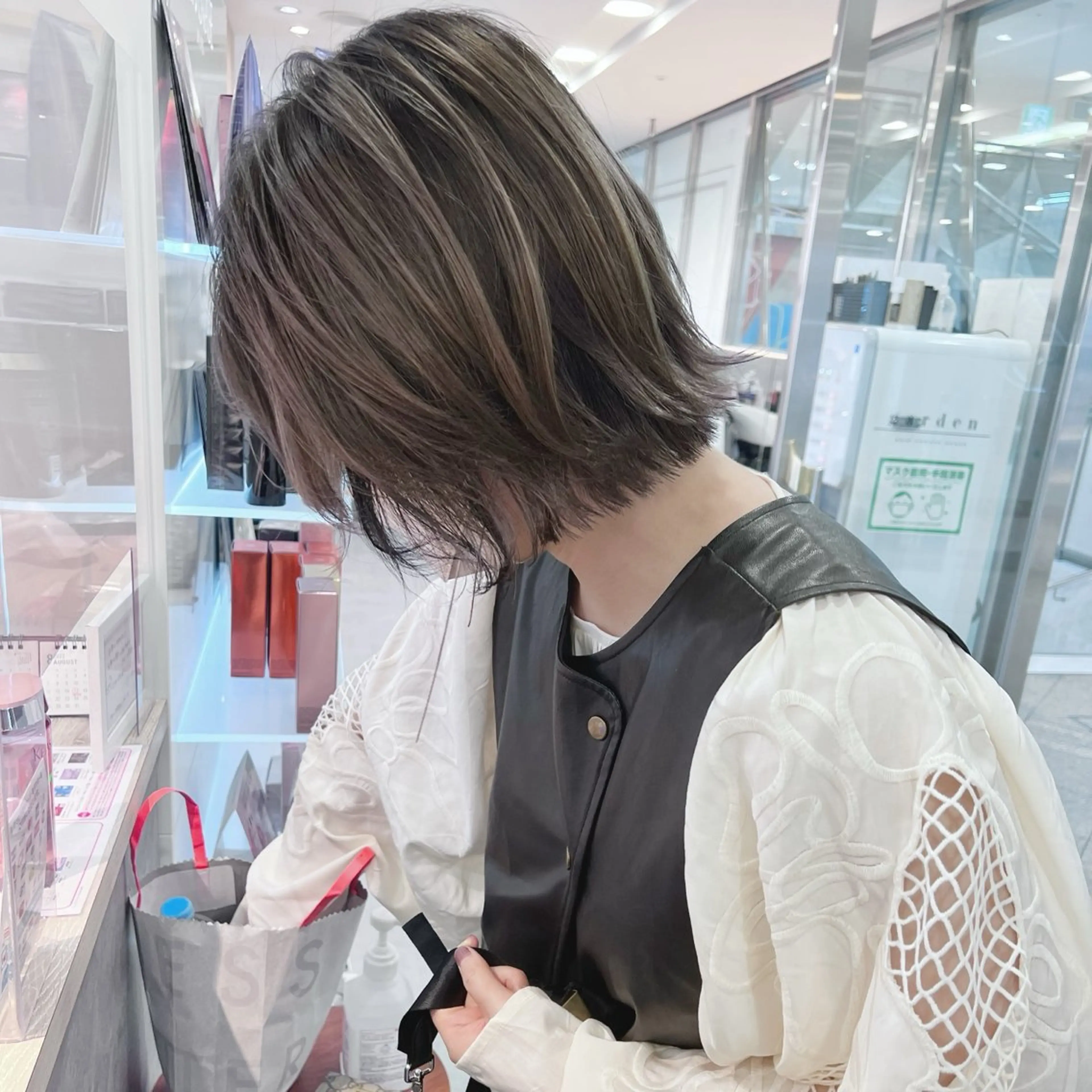 ショート ボブ レイヤーカット acanthus by milly高槻所属・顔まわりカット／ 髪質改善／ボブ／中山のヘアスタイル