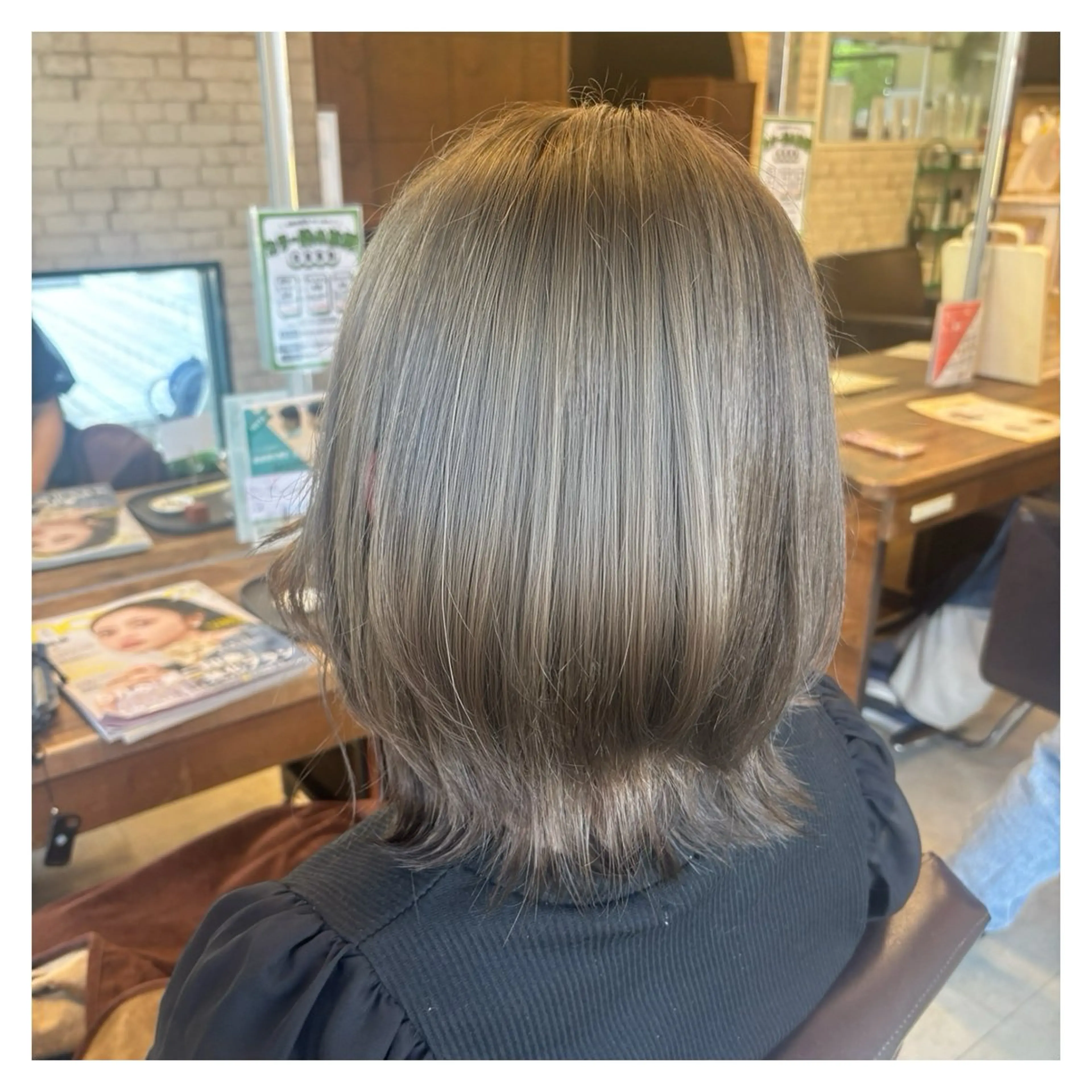 カラー ブリーチ ヘアカラー 船曳 鈴菜のヘアスタイル