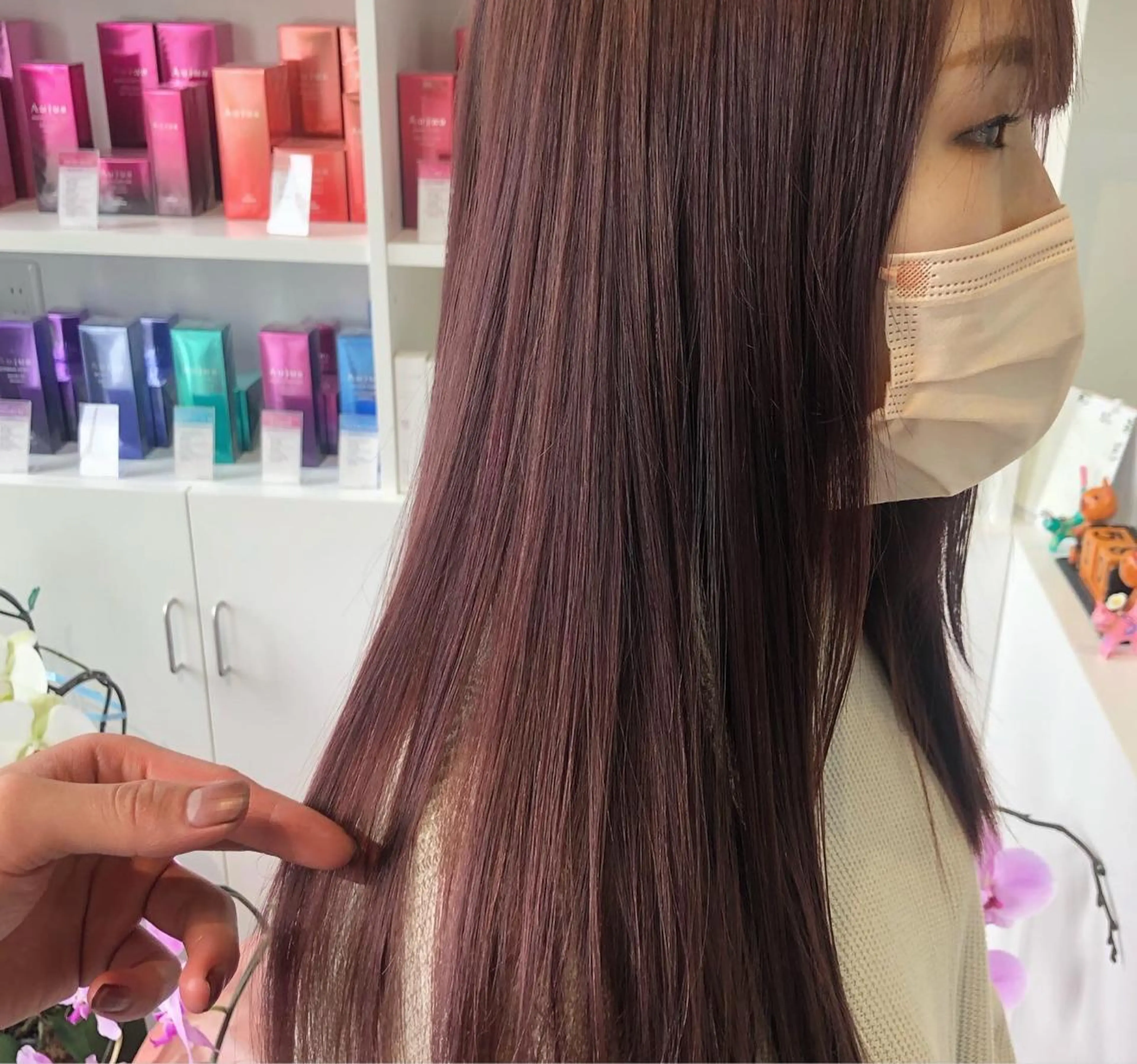 カラー ピンクカラー カイリ /レイヤーカットのヘアスタイル