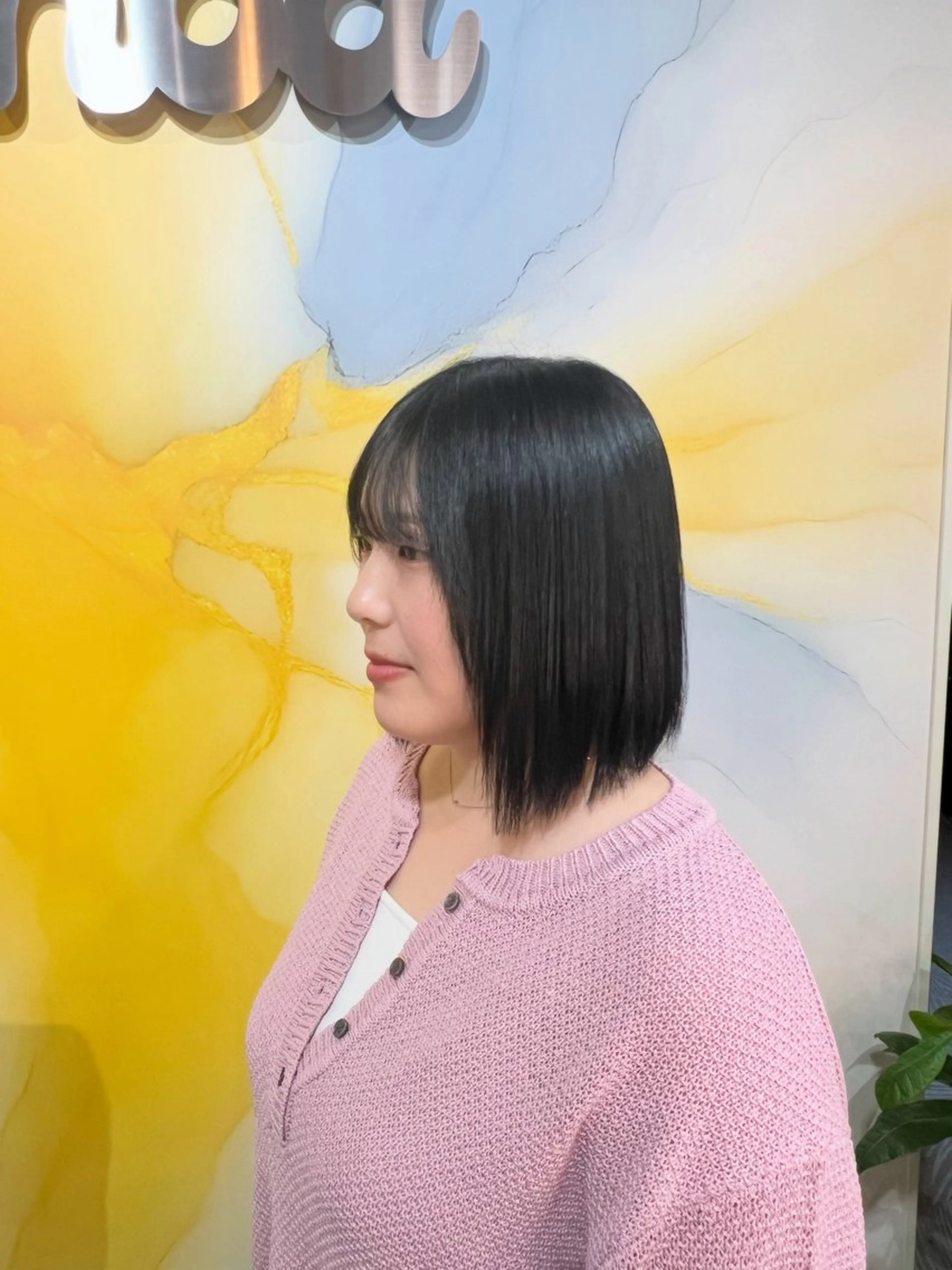 カラー 黒髪 ブルーカラー ブルーブラック 野沢 亜美のヘアスタイル