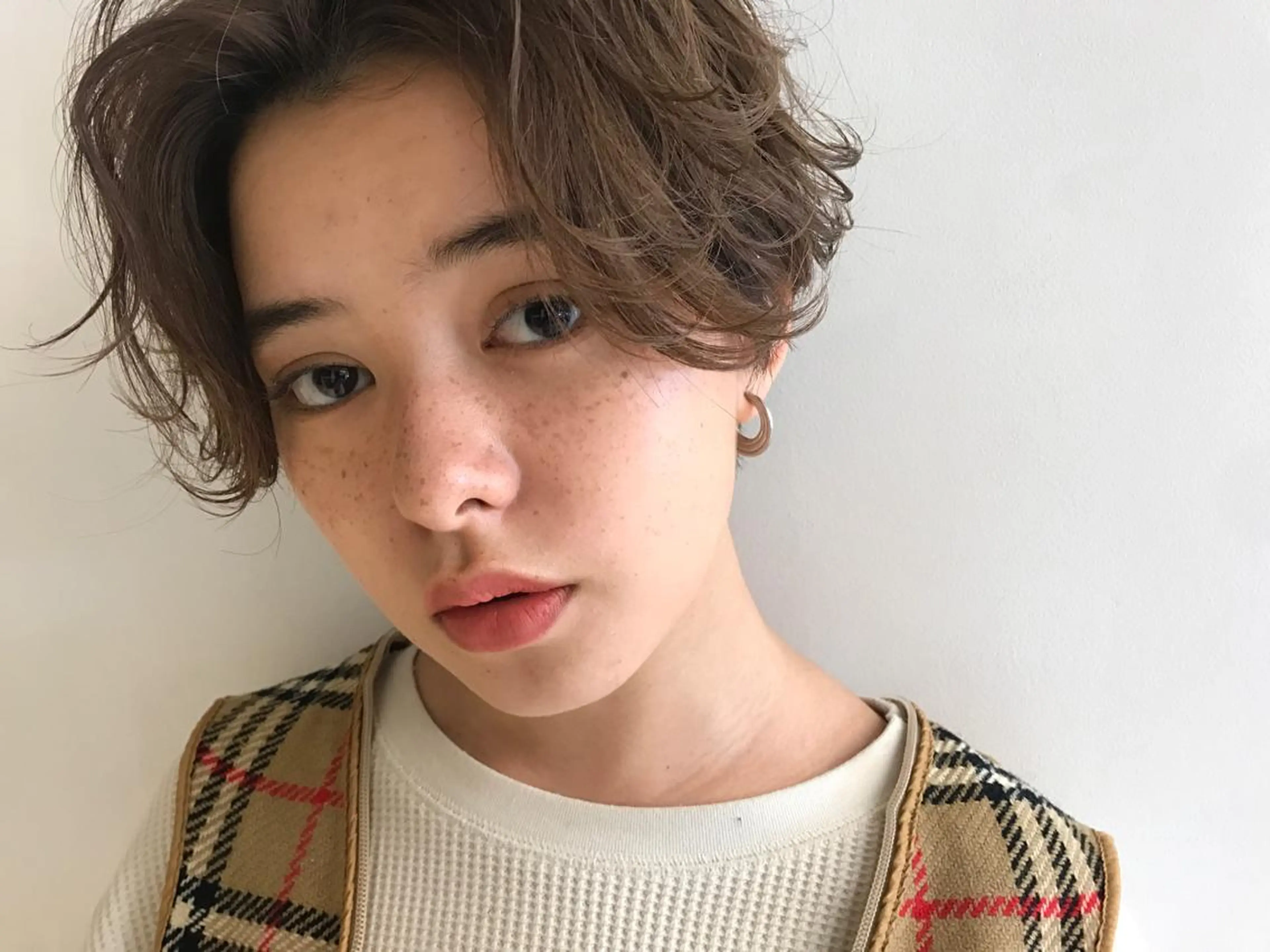 ショート カラー パーマ ヘアアレンジ ハンサムショート ショートヘア 小顔カット カット ヘアセット 松田 亮葉のヘアスタイル