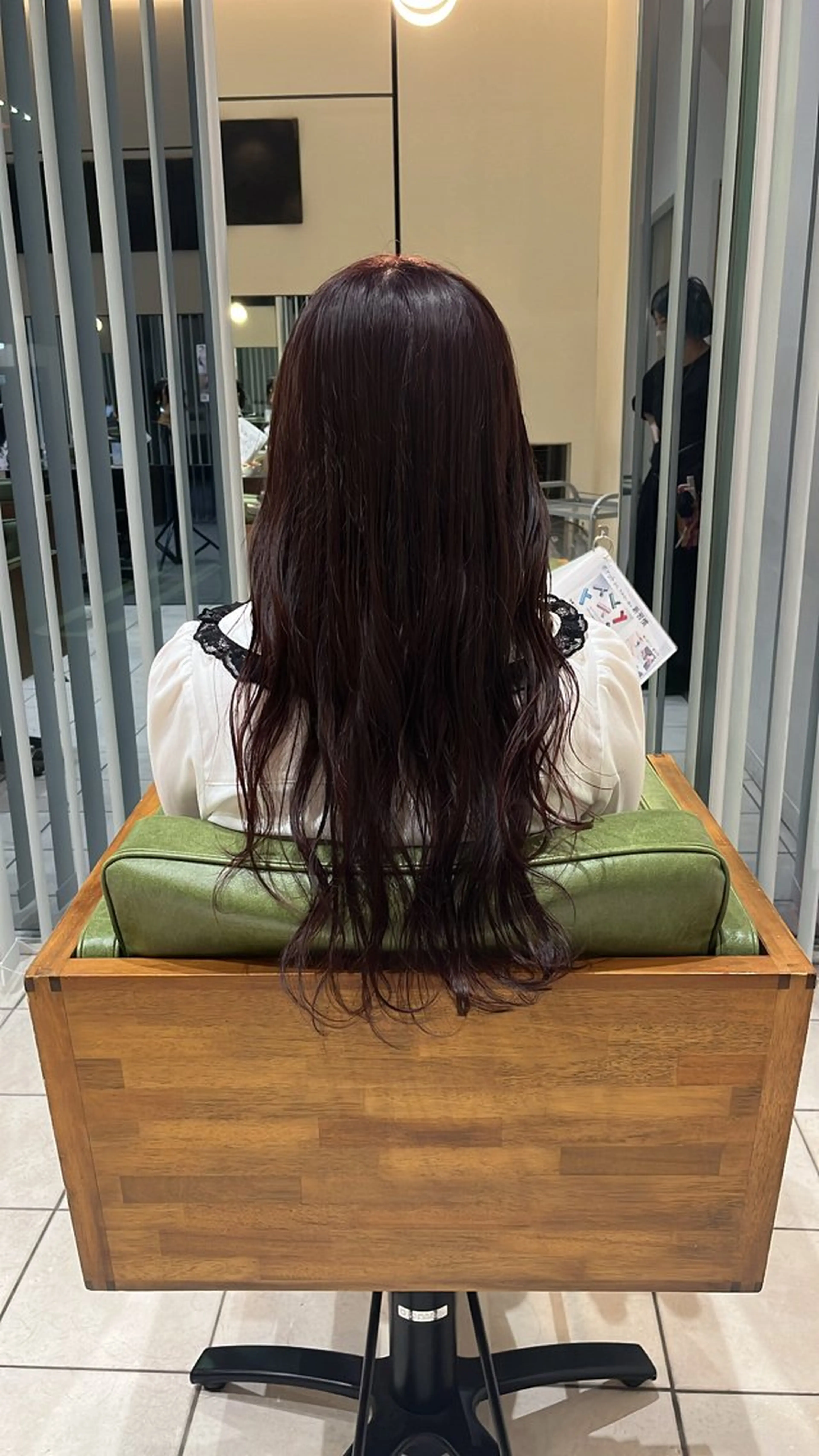 ロング カラー ブリーチ カシス 透明感カラー ブリーチなしカラー ピンクカラー ヘアカラー 中村 彩奈のヘアスタイル