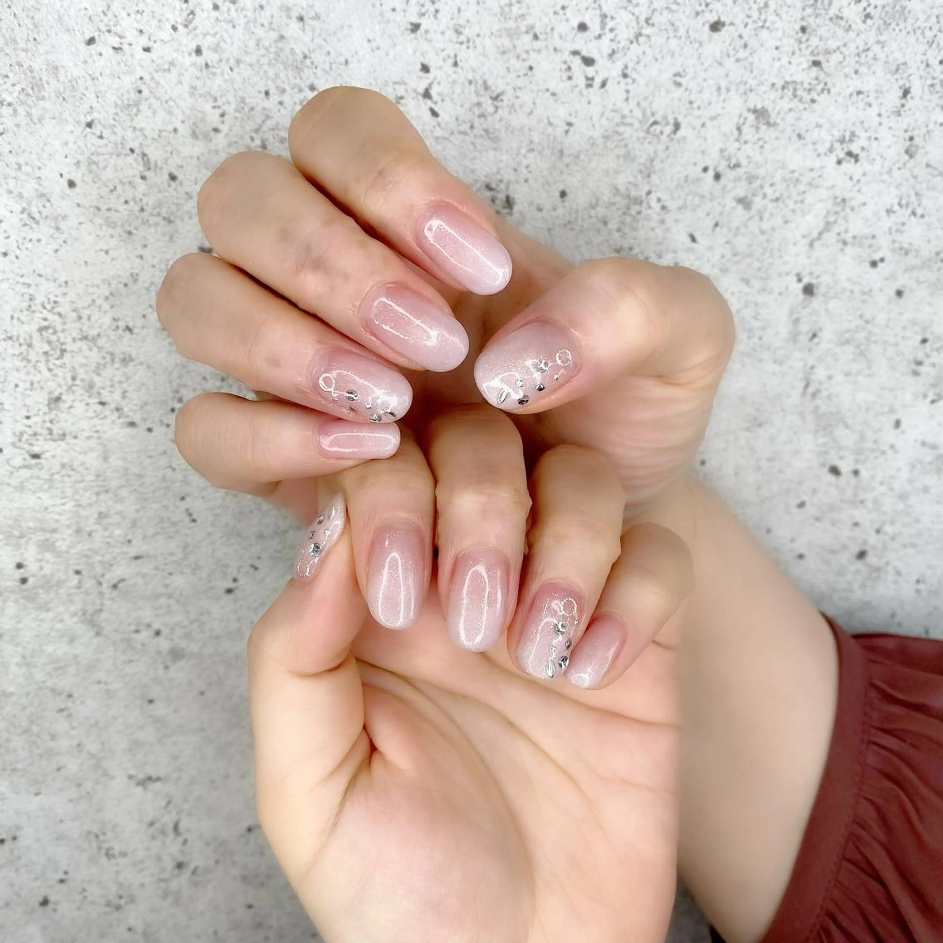 セミロング カラー パーマ ヘアアレンジ メンズ キッズ ネイル マツエク・マツパ グラデーションカラー シルバー アートネイル グラデーション シルバー ハンドネイル Salon Ｋのネイルデザイン