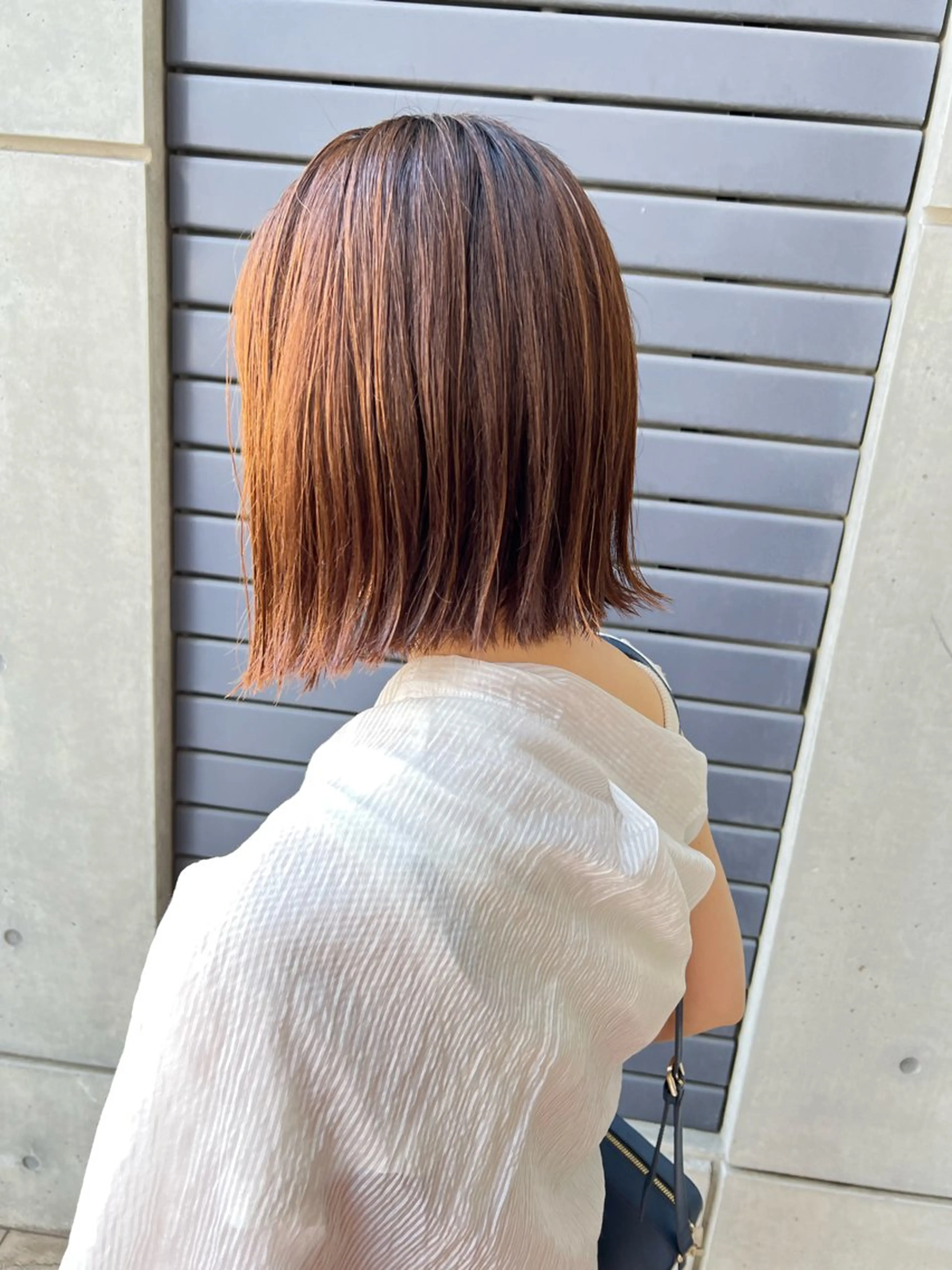 ショート カラー IKU顔周りレイヤー /ボブ/透明感カラーのヘアスタイル