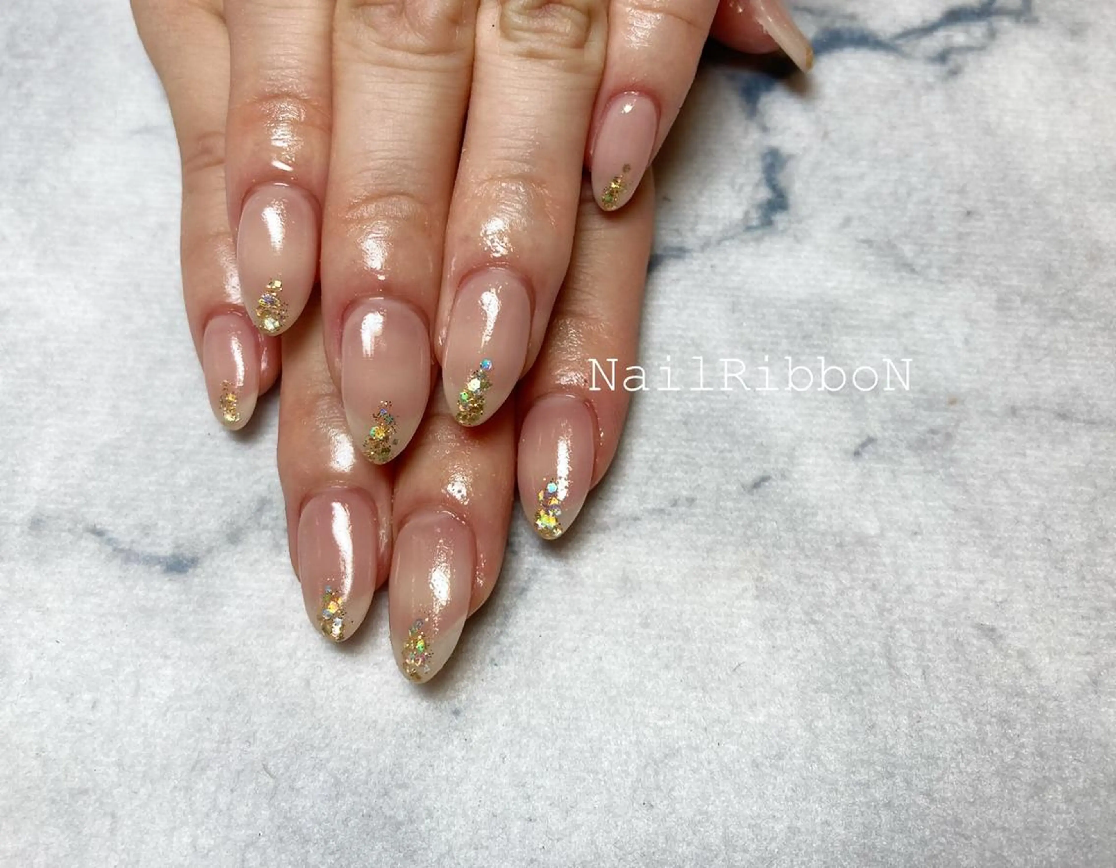 ネイル ネイルリボン 受付スタッフのネイルデザイン