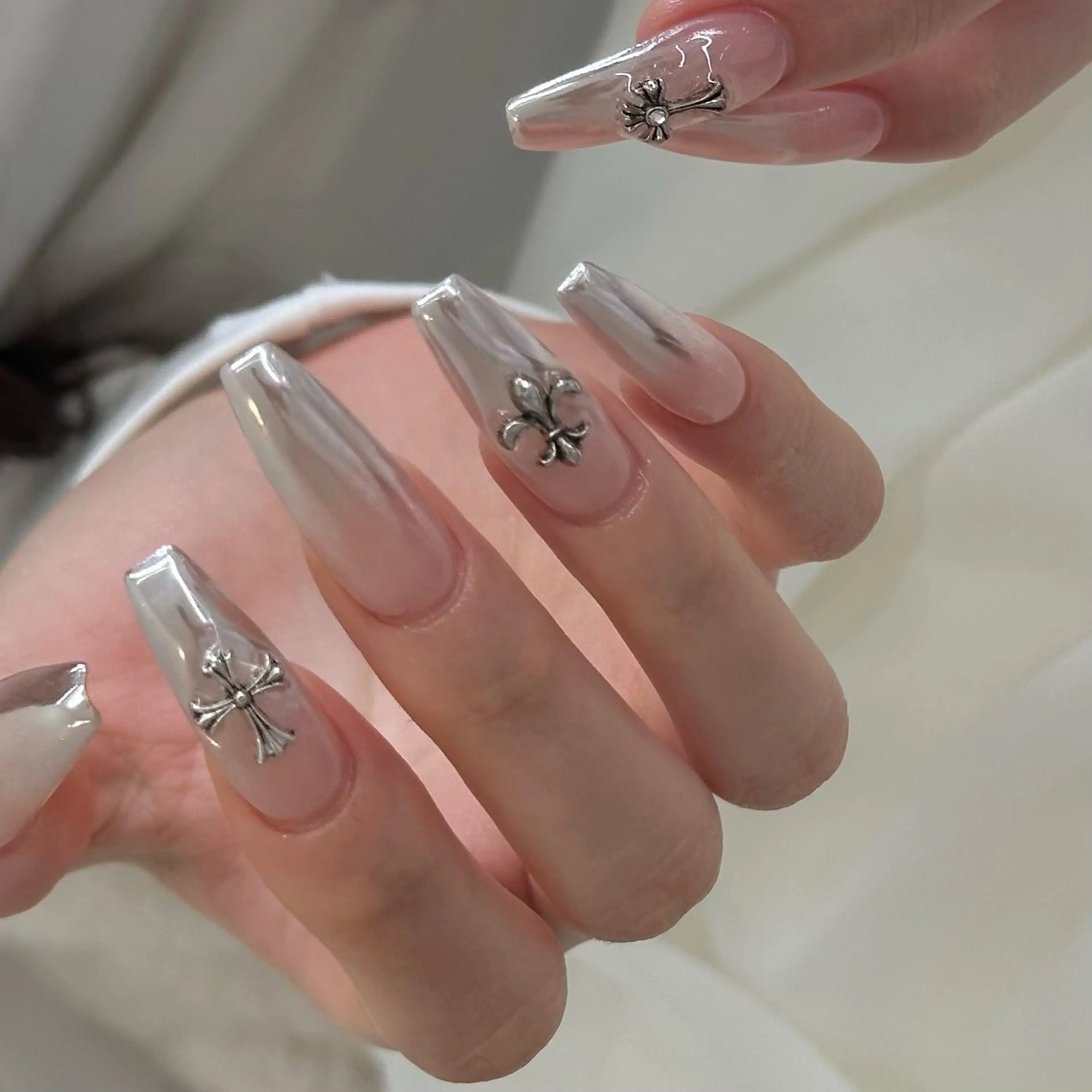 ネイル LAVISH nailのネイルデザイン