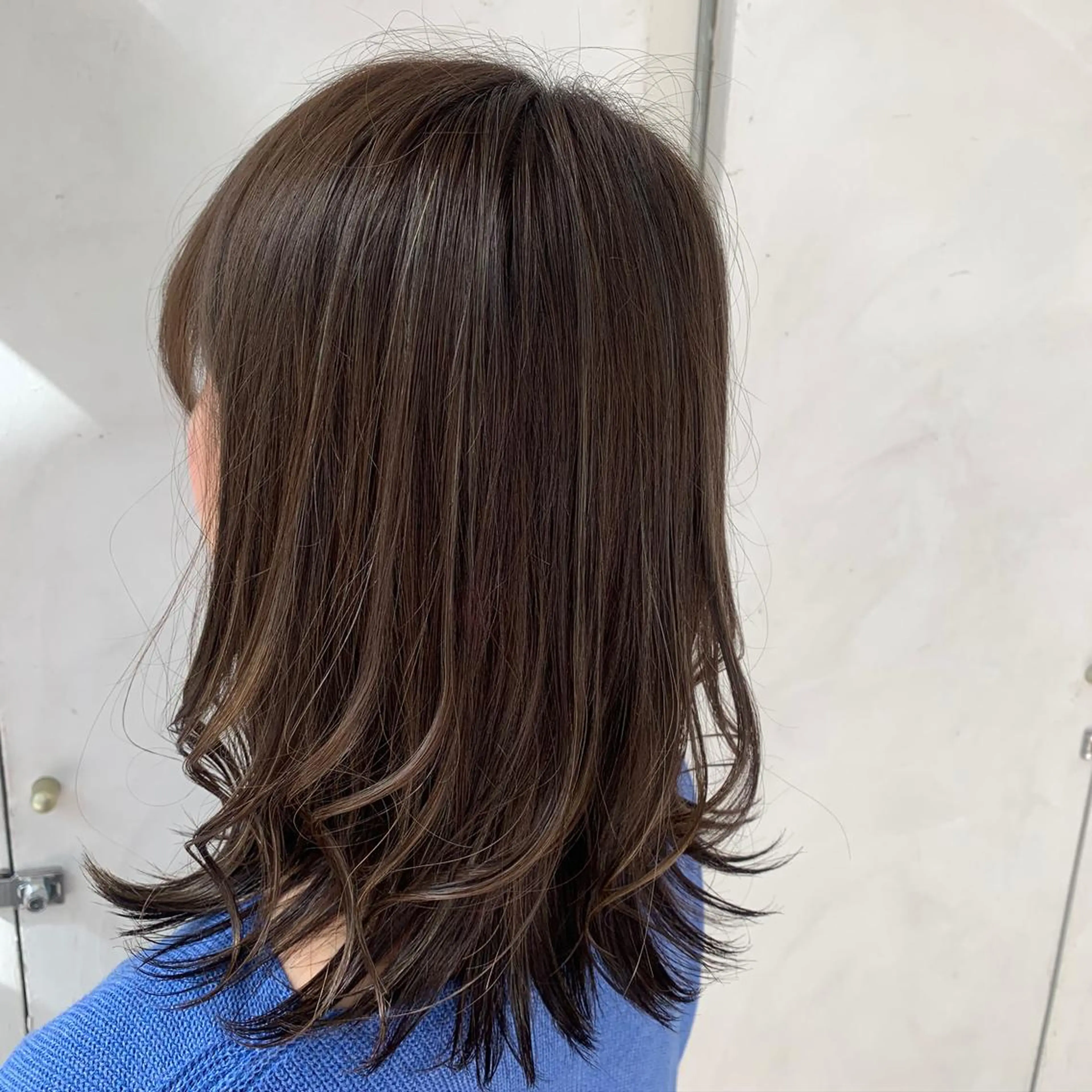 ミディアム カラー カット ヘアカラー トリートメント 鈴木 拓海のヘアスタイル