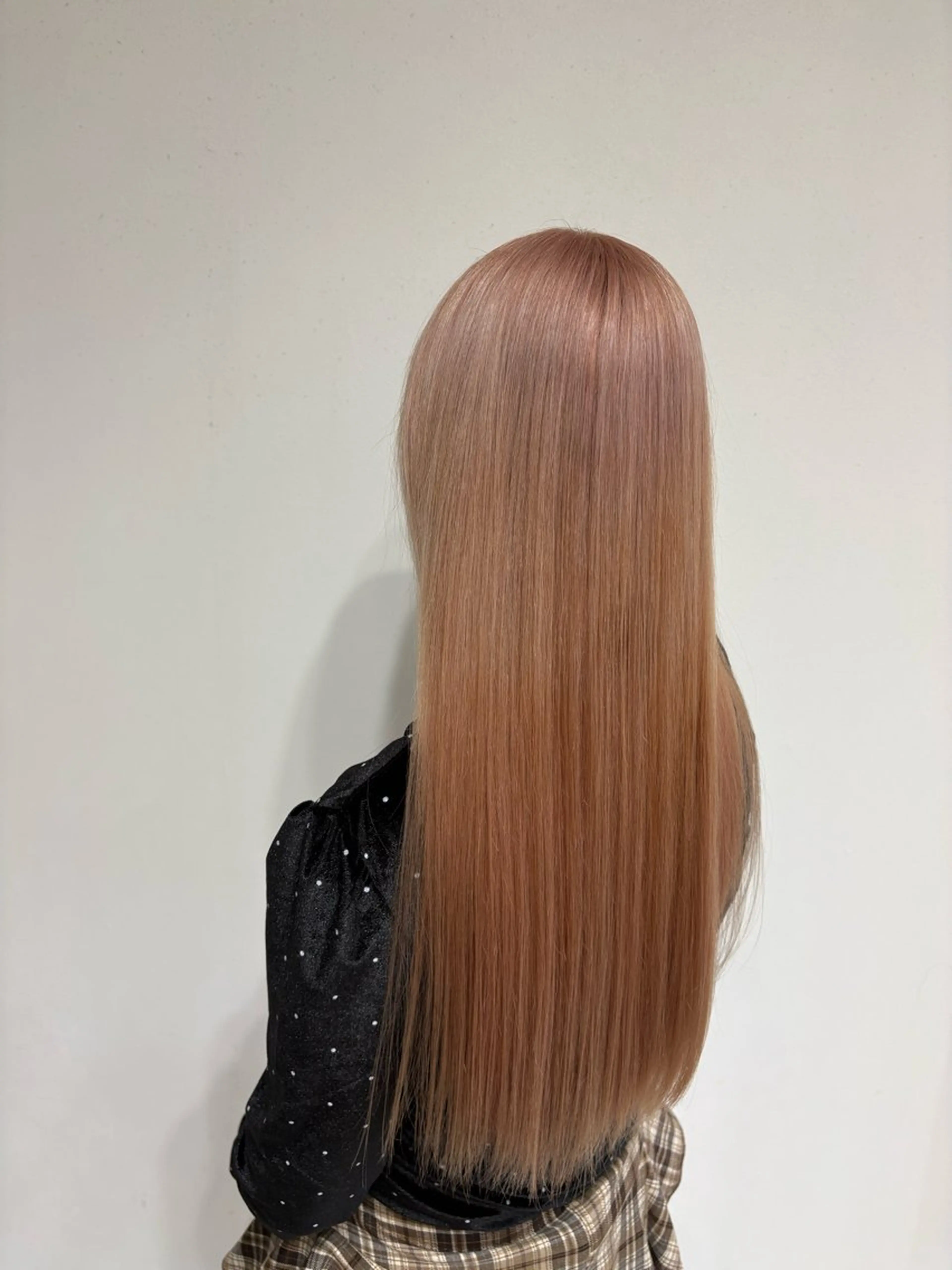 ロング カット ヘアカラー あやか/ハイトーンカ ラー/デザインカラーのヘアスタイル