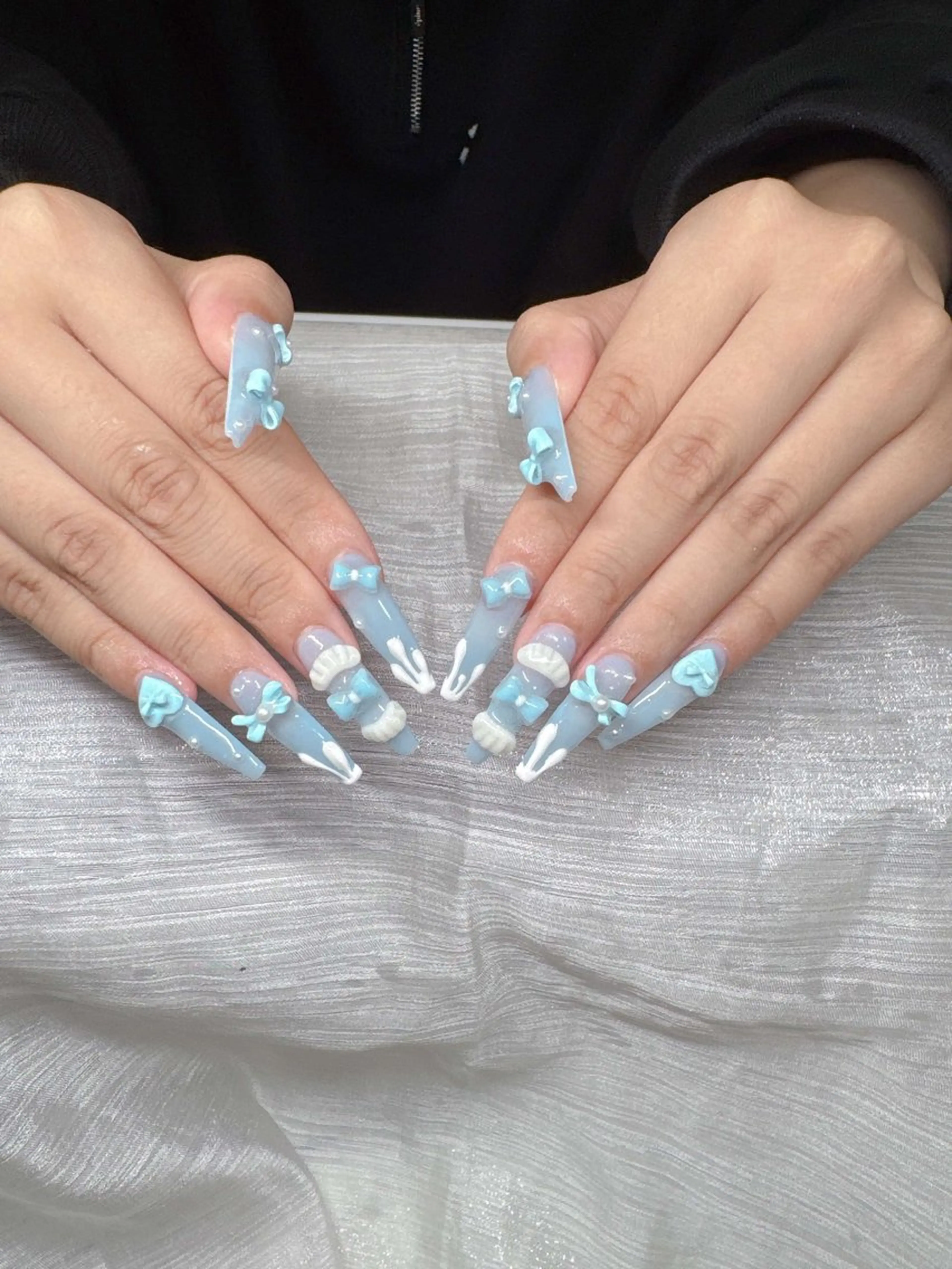 ネイル 長さ出し グラデーション 卒業式 キラキラネイル マグネットネイル Lee Nailsのネイルデザイン