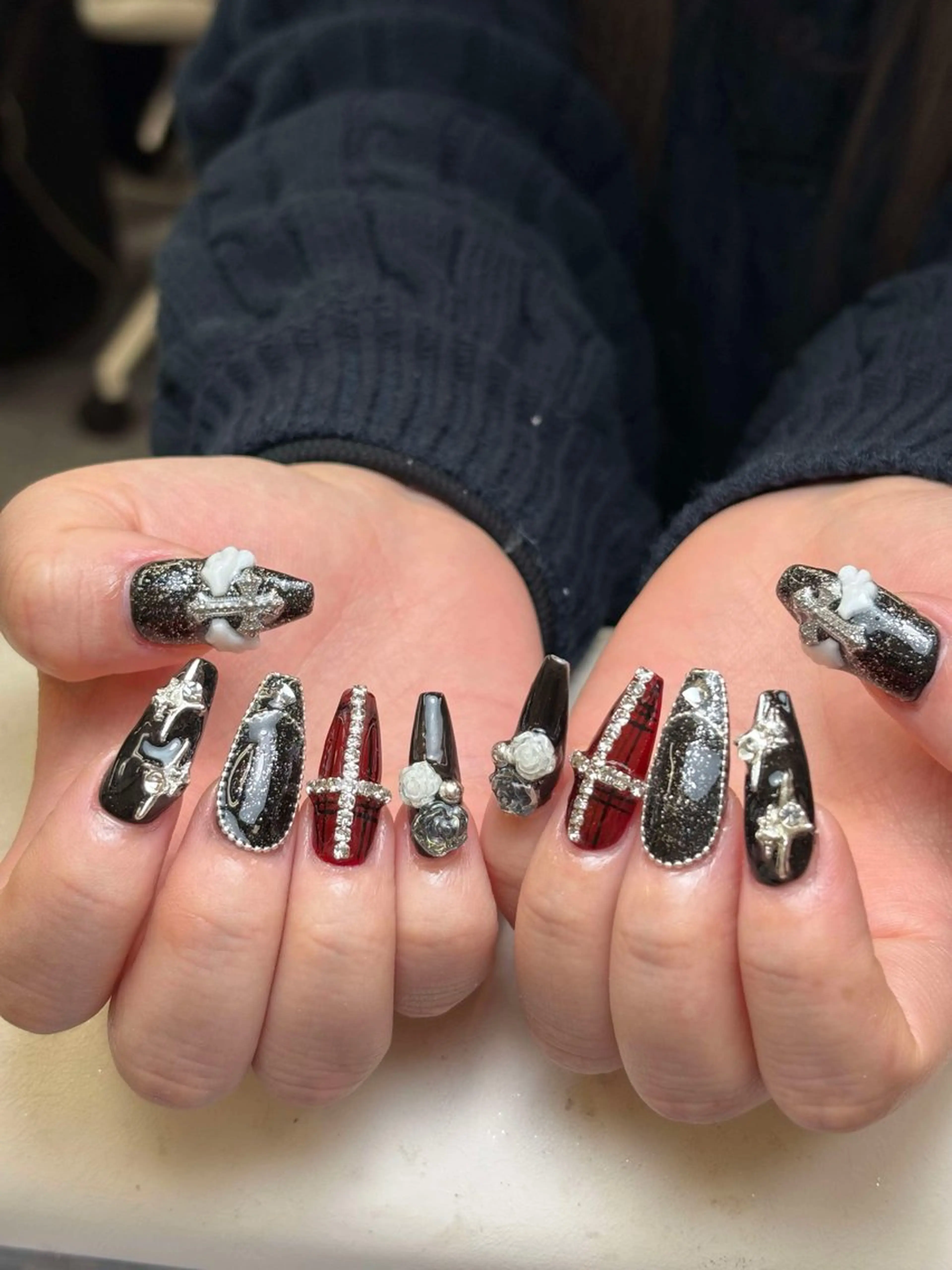 ネイル グラデーション キラキラネイル ワンカラーネイル 冬ネイル Jenn Nail Salonのネイルデザイン