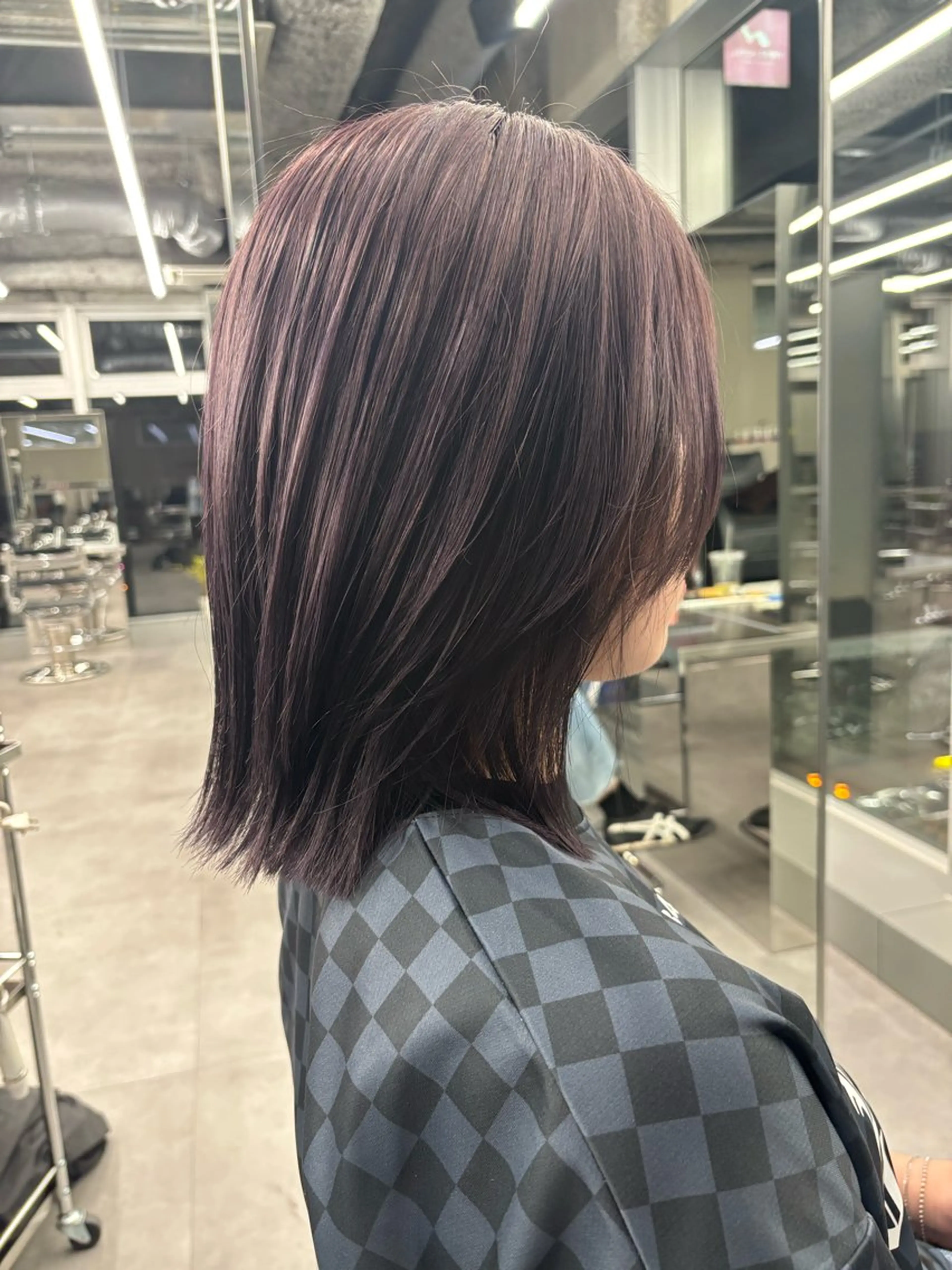 ミディアム 佐藤 莉子のヘアスタイル